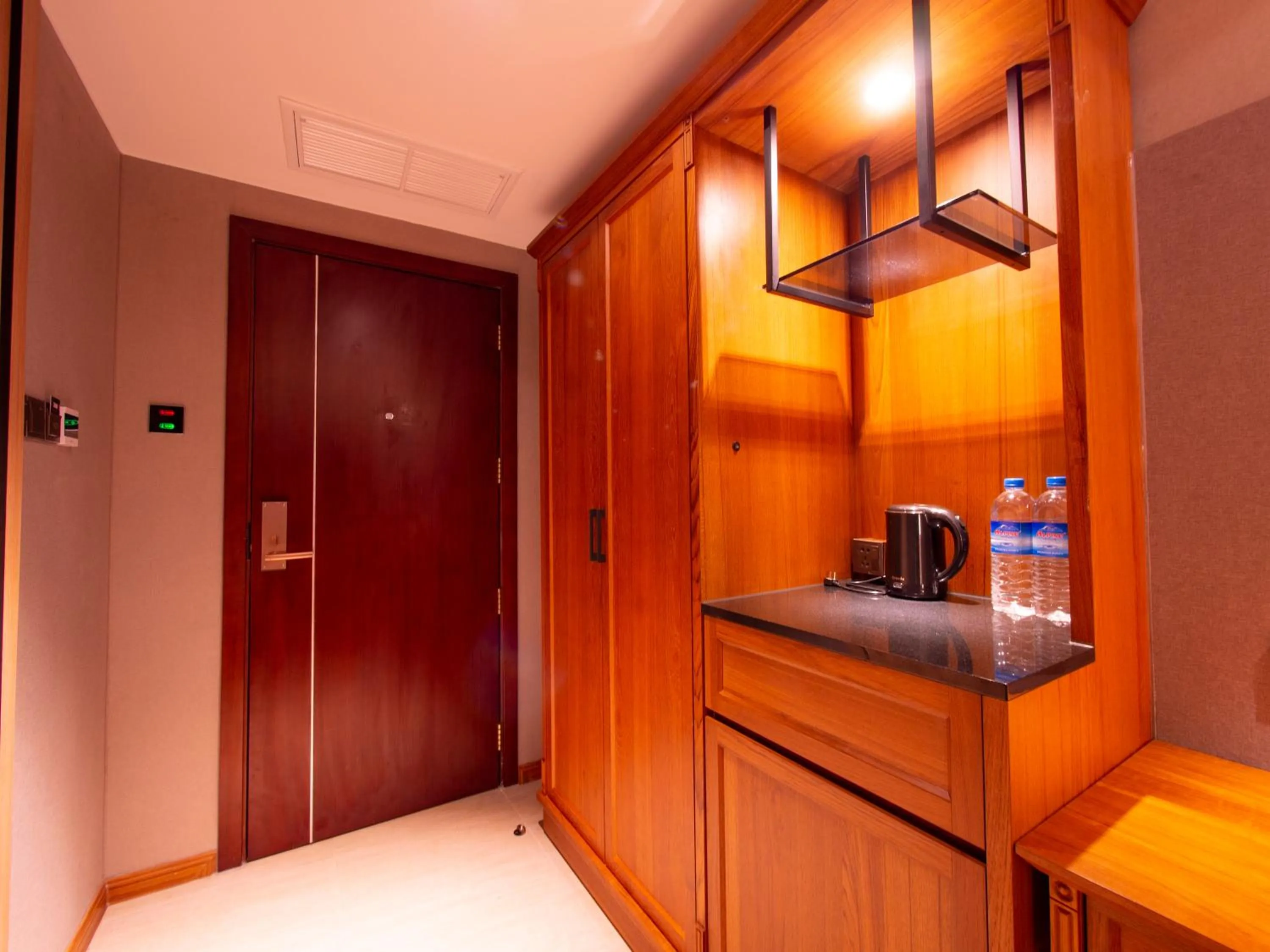 Coffee/tea facilities in Prince Hotel