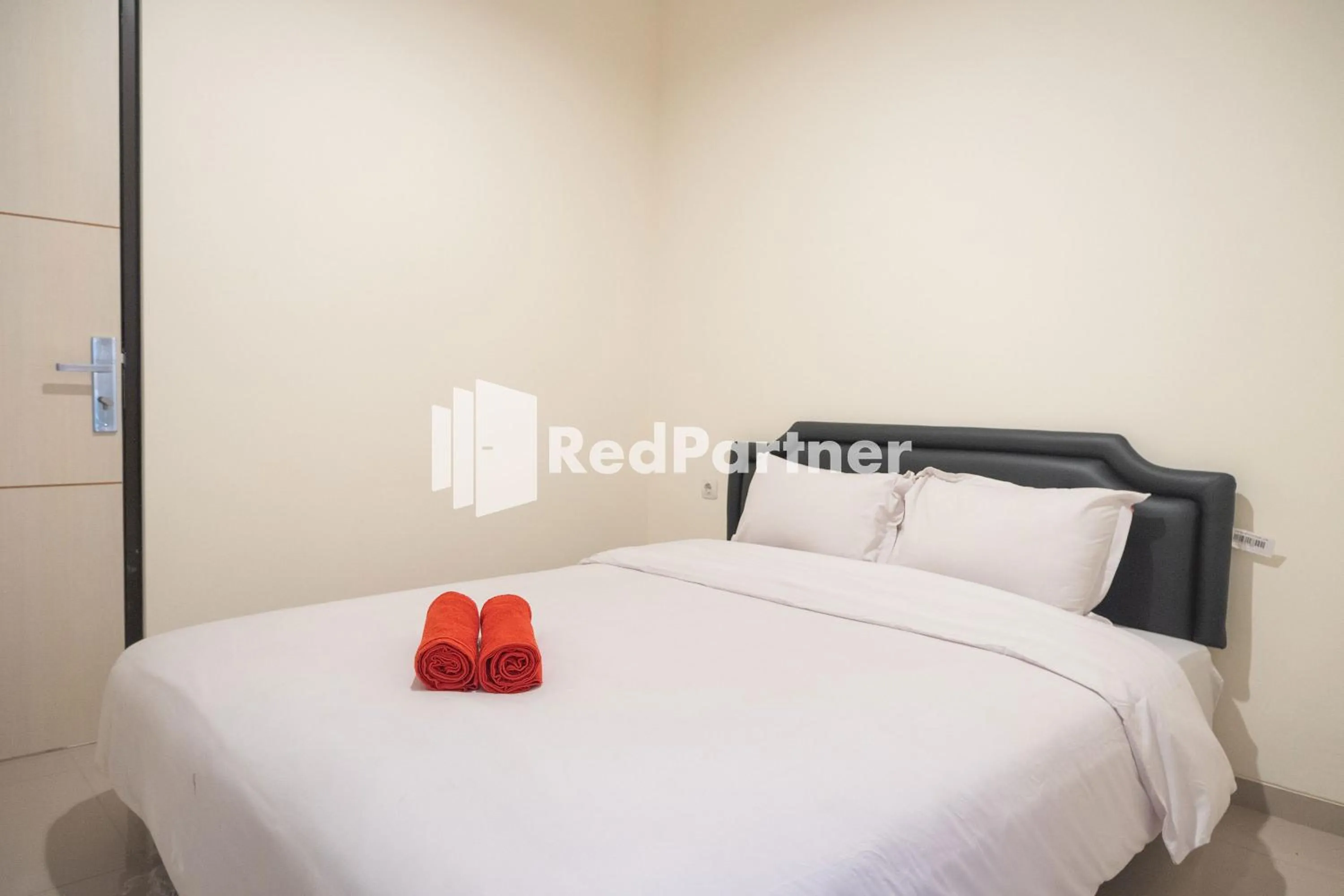 Bedroom, Bed in Astana Malioboro Mitra RedDoorz