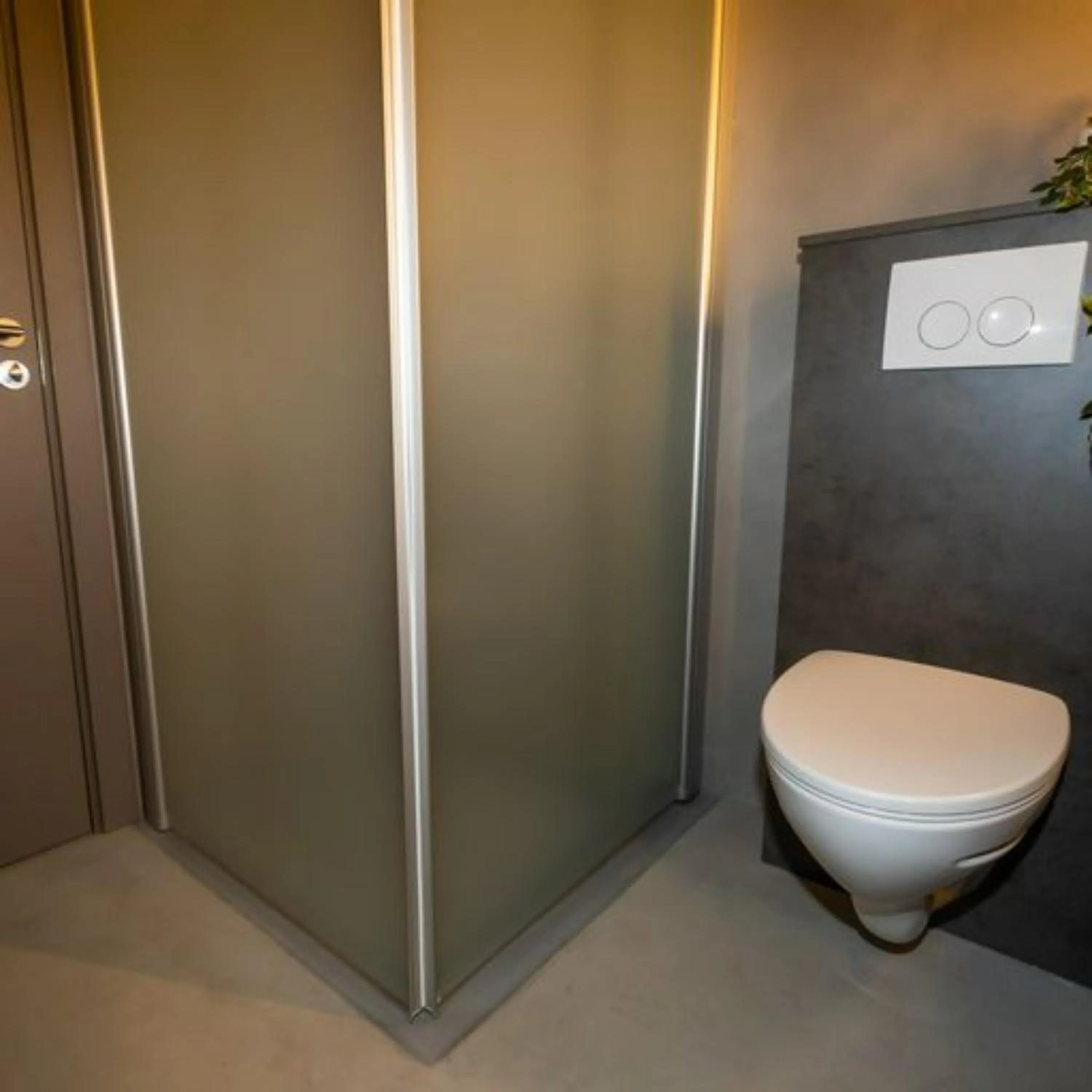 Shower in Hotel Halond