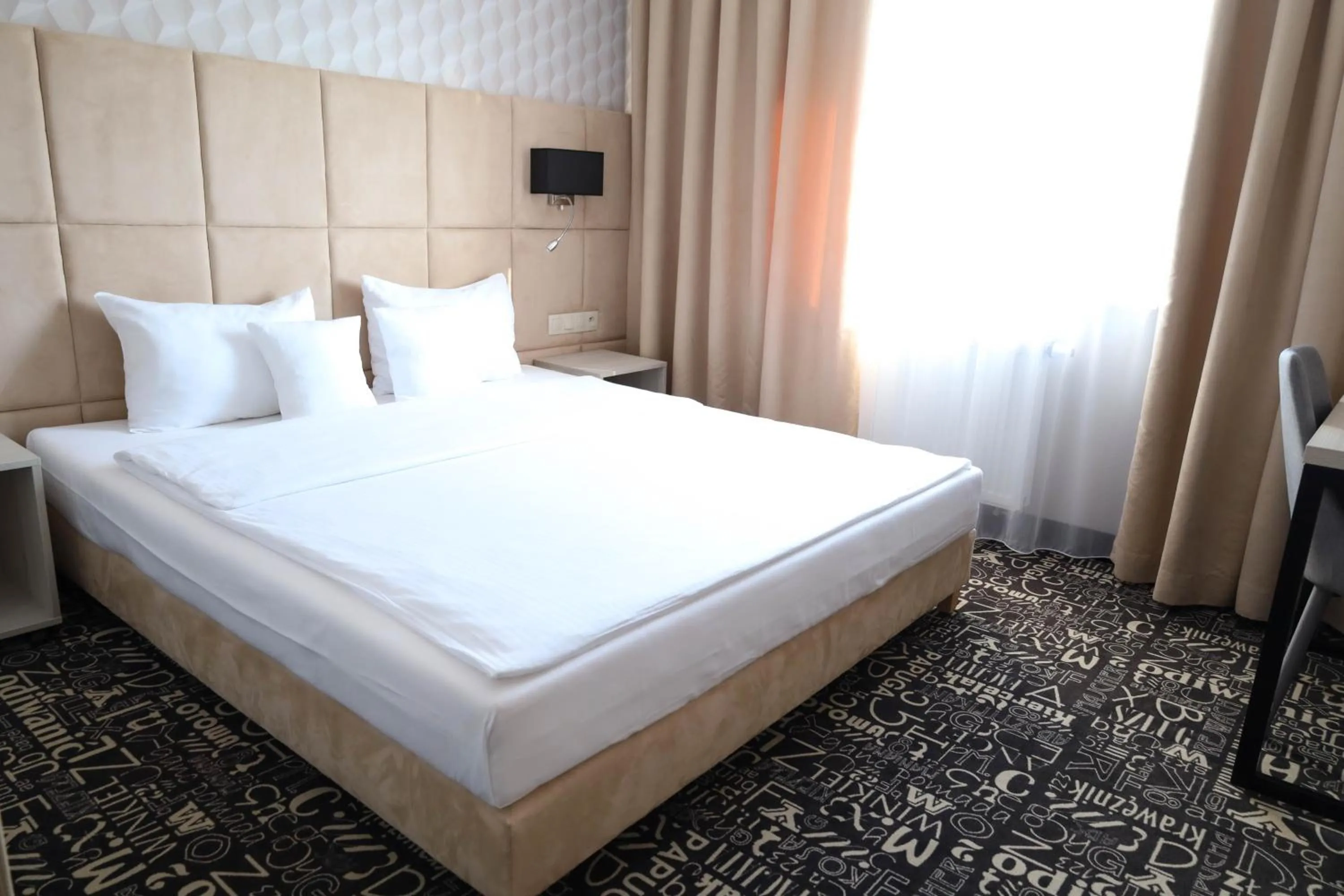 Photo of the whole room, Bed in Citi Hotel's Warszawa-Falenty