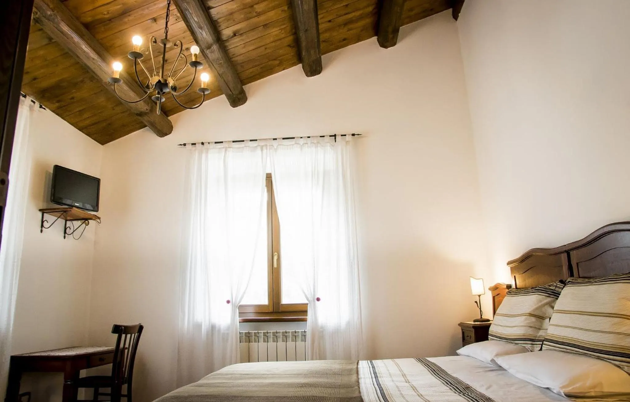 Bed in La Finestra sul Conero