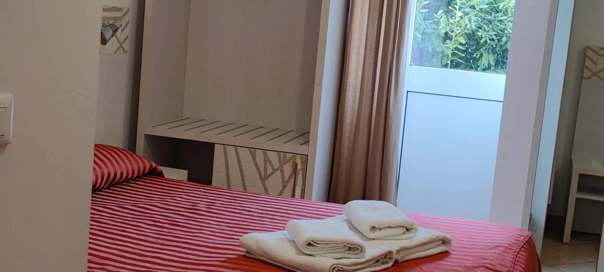 Bedroom, Bed in Serendipity