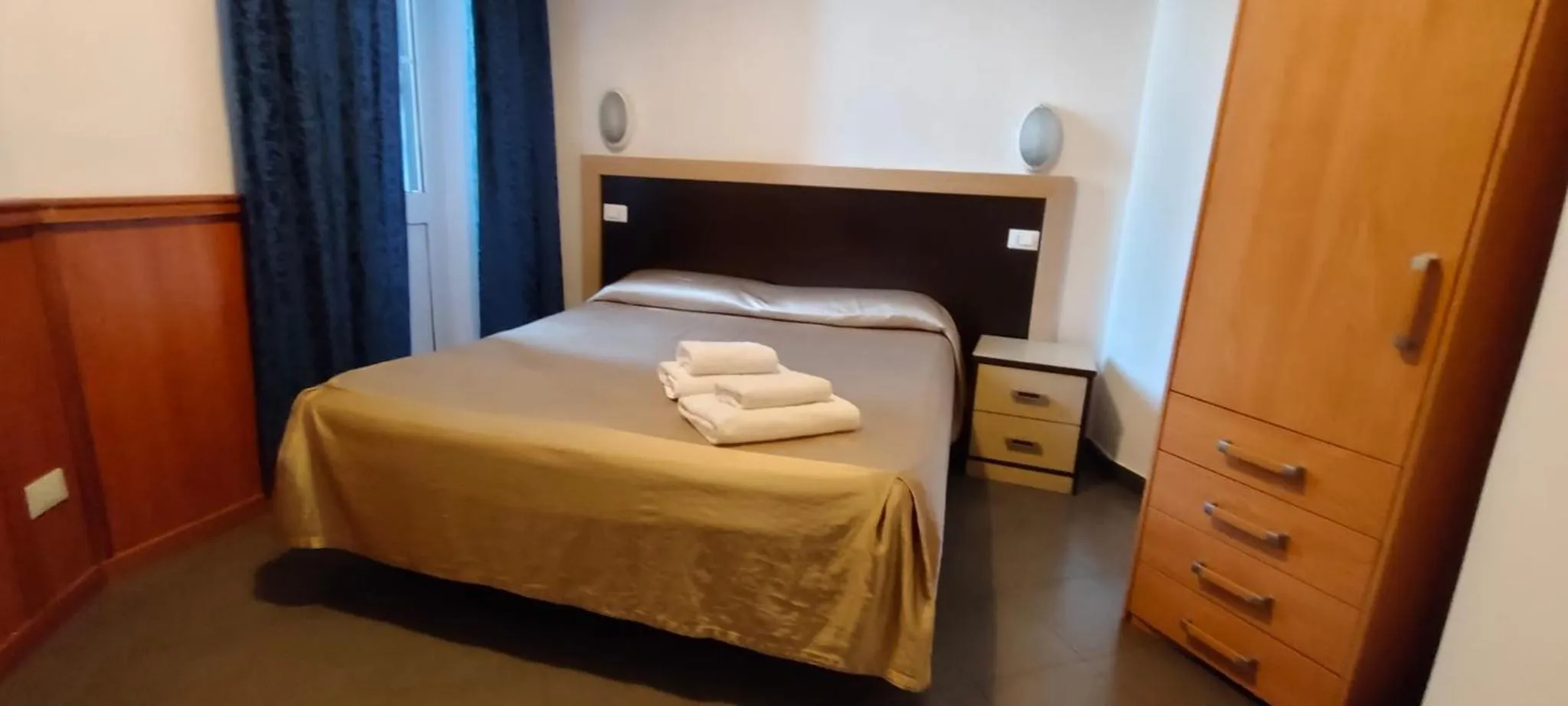 Bedroom, Bed in Serendipity