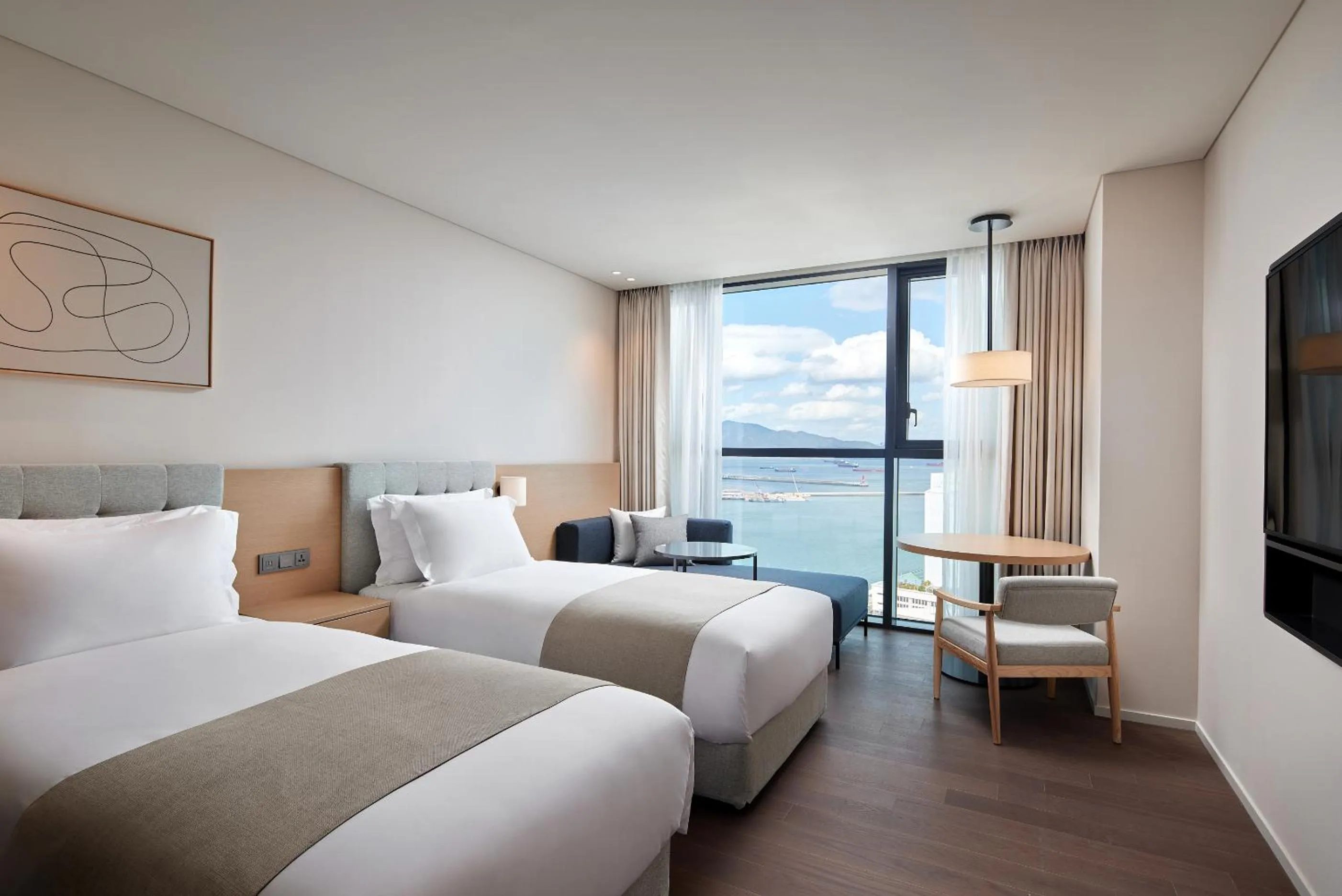 Premier Deluxe Twin Room with Ocean View in Shilla Stay Yeosu Expo Station