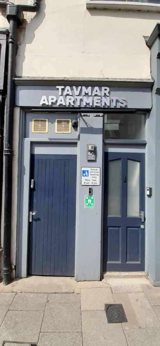 Property building in Spacious City Center 2 Bed Apartment Free Wifi