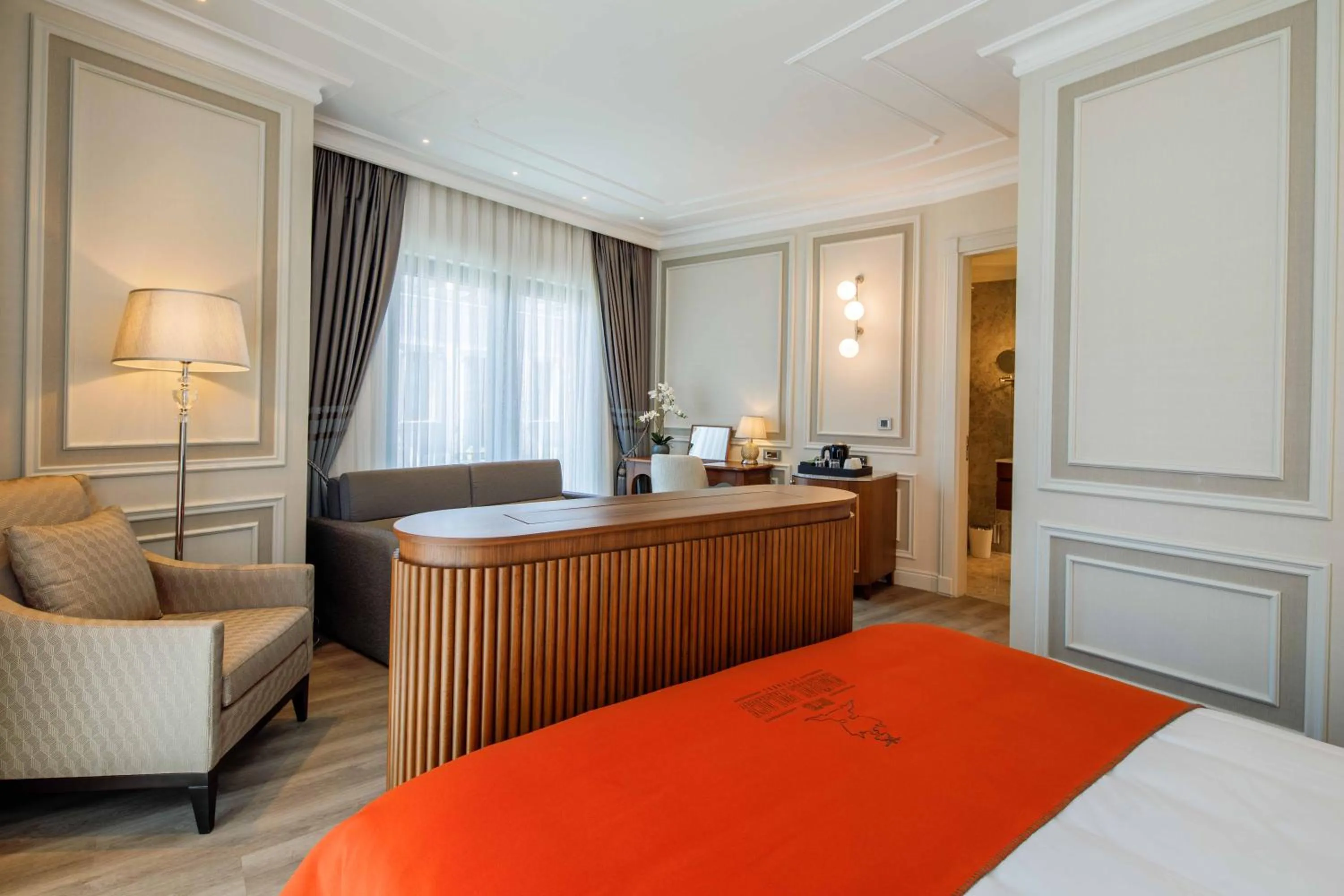 Bed in Amiral Palace Hotel Boutique Class