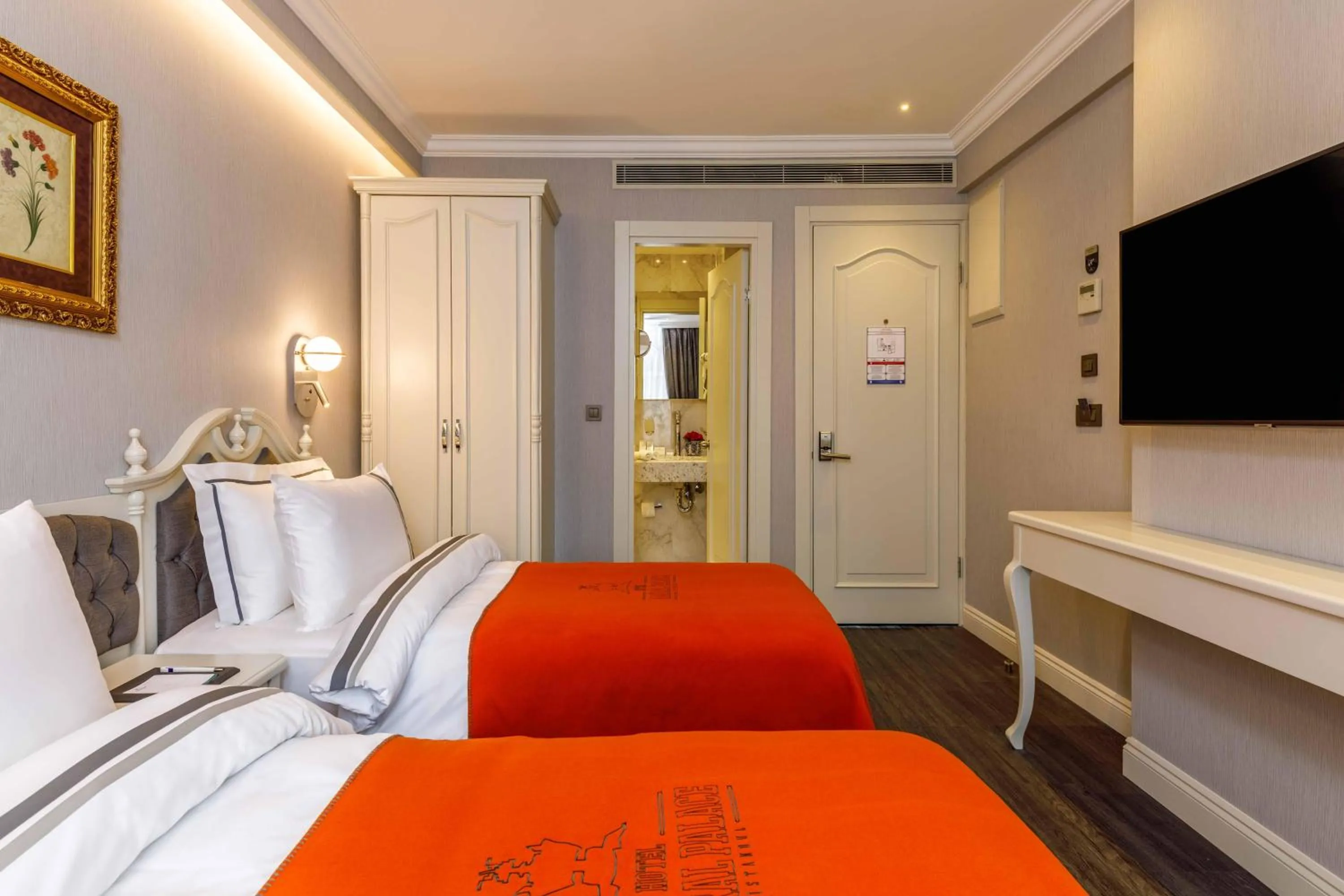 Photo of the whole room, Bed in Amiral Palace Hotel Boutique Class