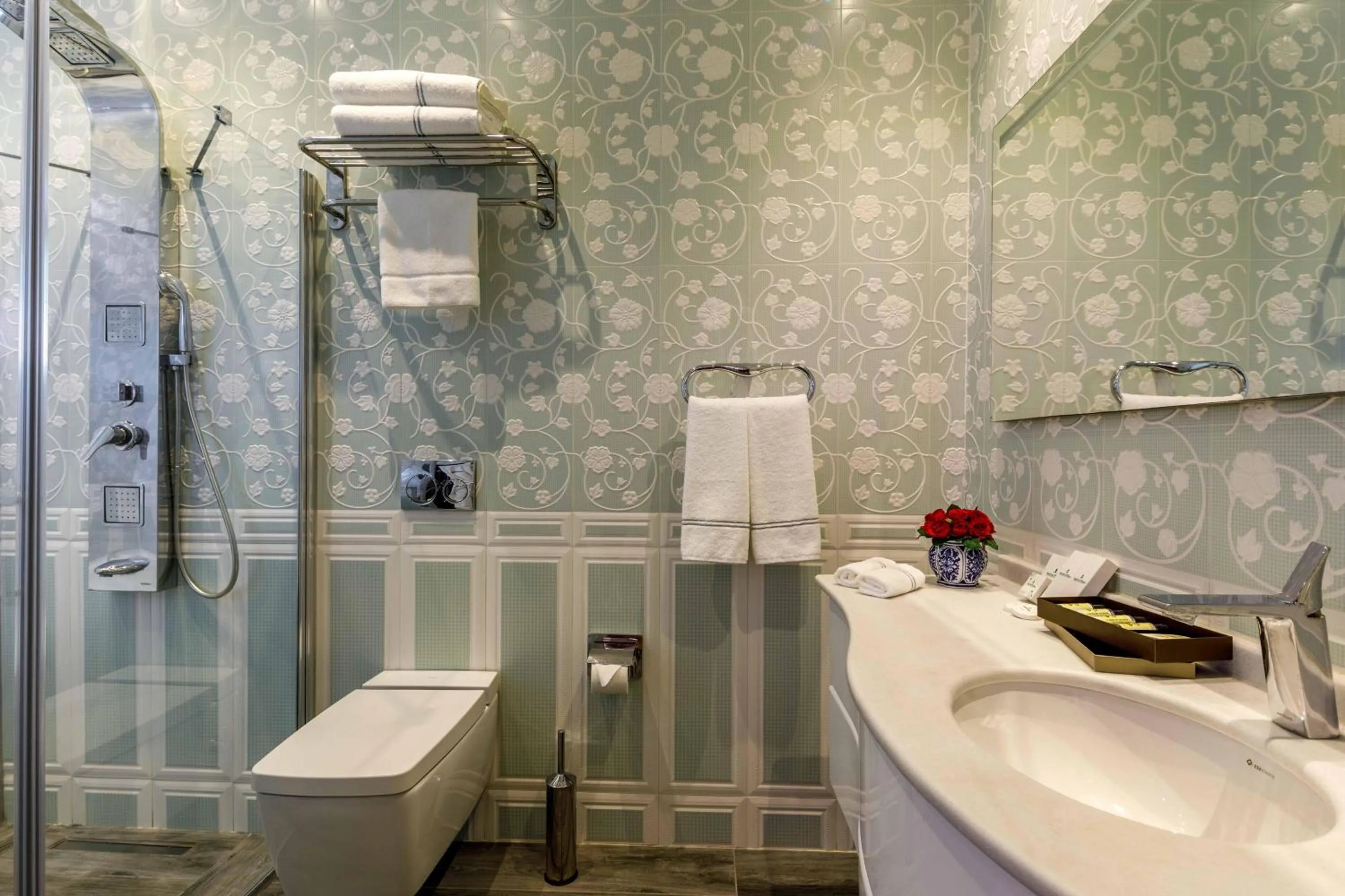 Bathroom in Amiral Palace Hotel Boutique Class