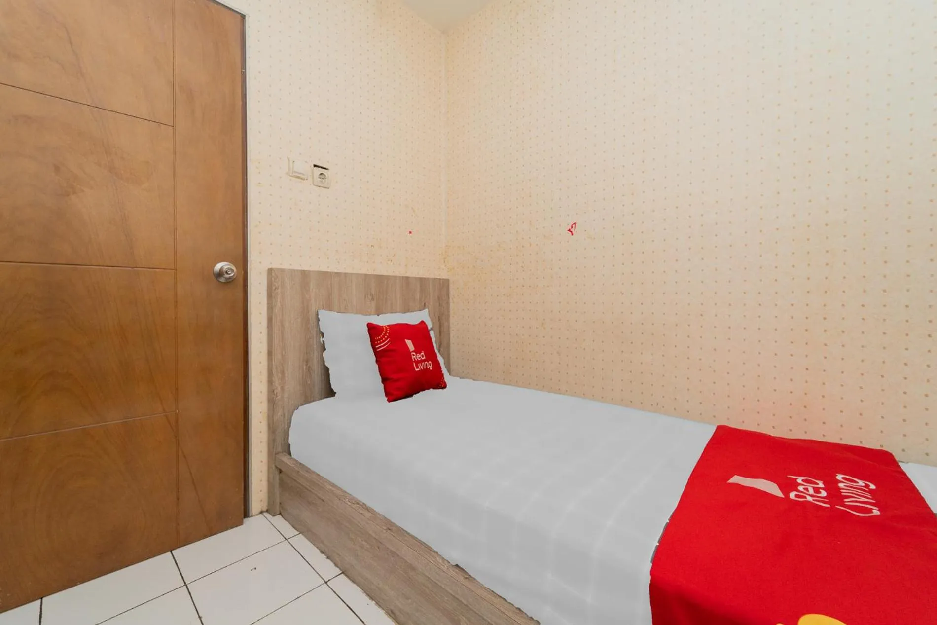 Bedroom in RedLiving Apartemen Gateway Cicadas - Sarana Cipta Mahakarya