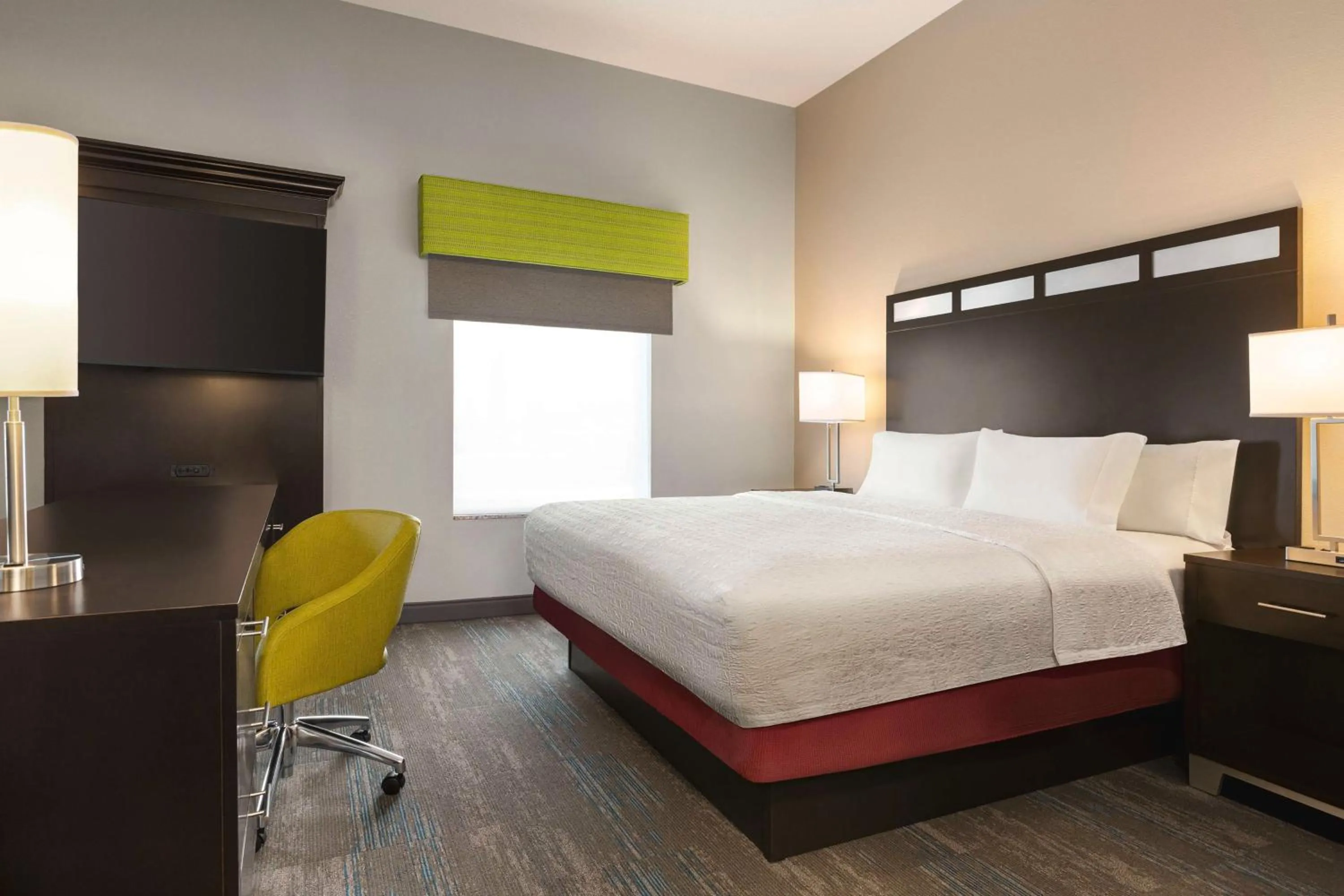 Bedroom, Bed in Hampton Inn & Suites York South