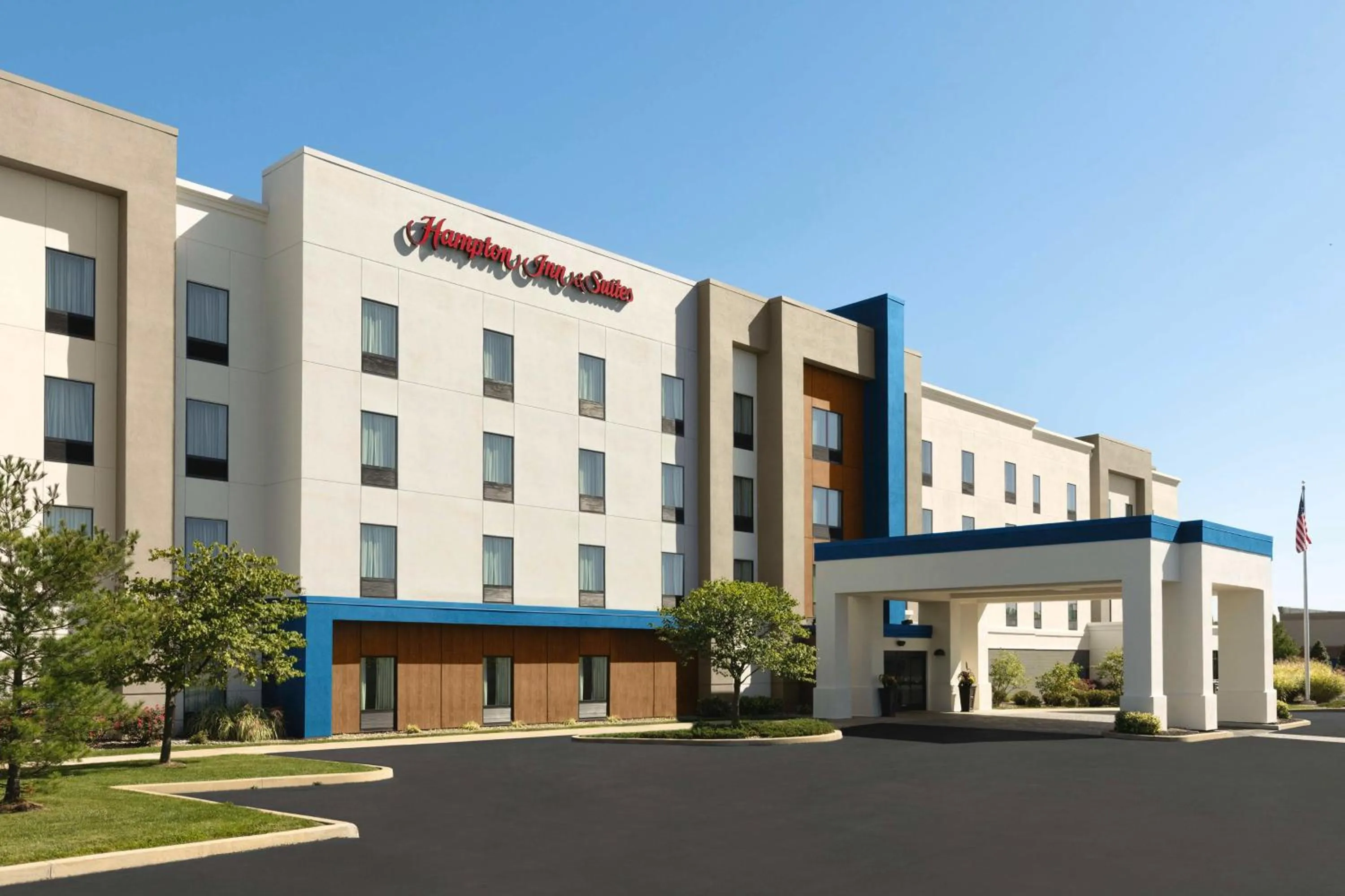 Property building in Hampton Inn & Suites York South