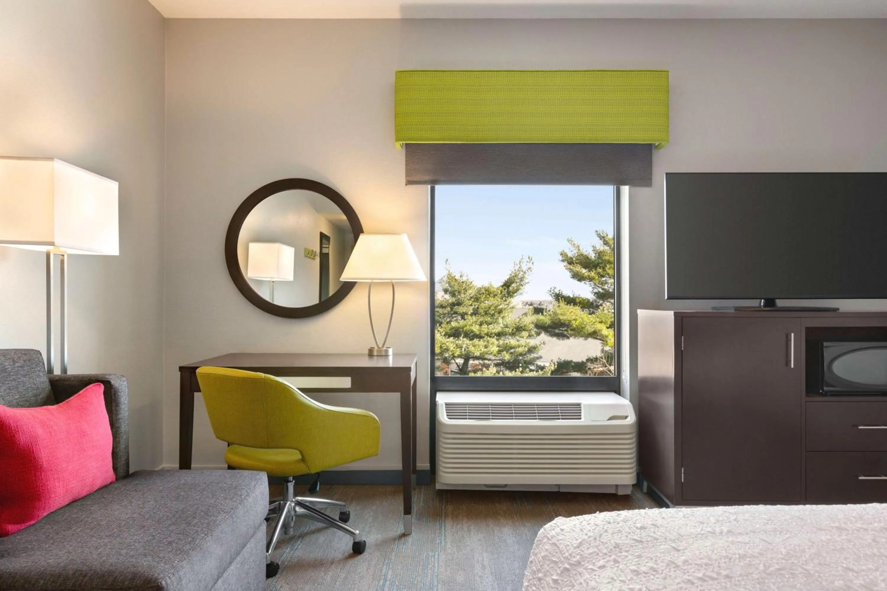 Bedroom, Bed in Hampton Inn & Suites York South