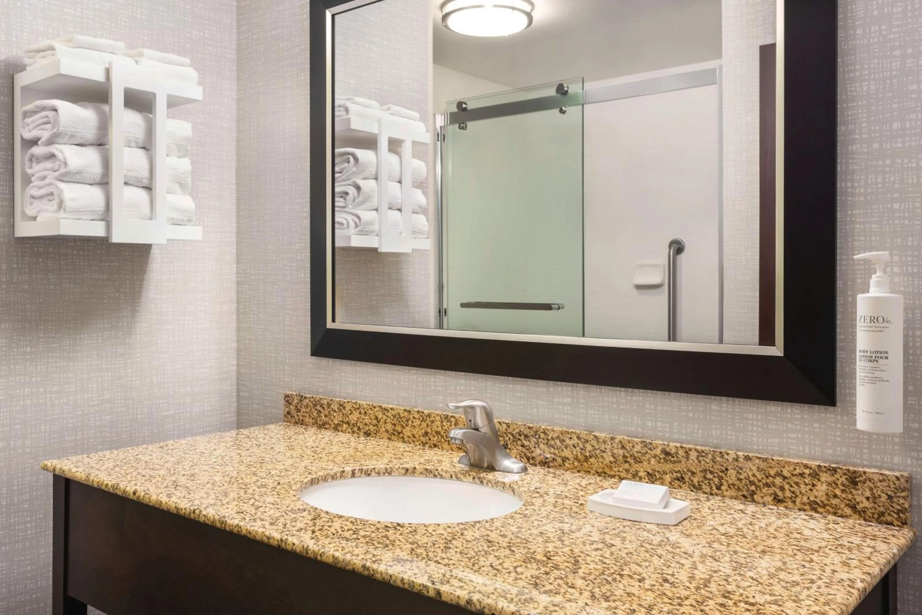 Bathroom in Hampton Inn & Suites York South