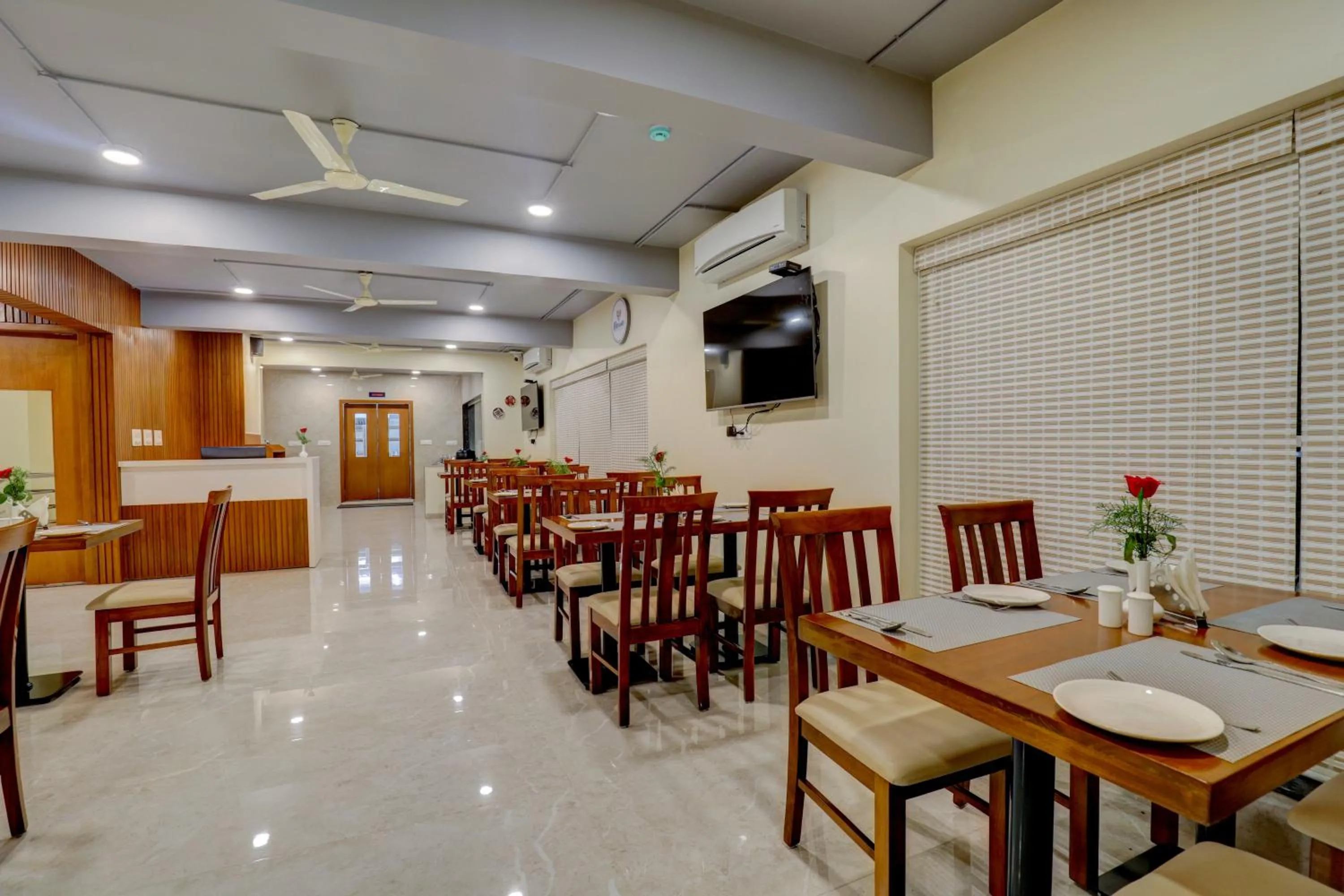 Restaurant/places to eat in Tattwa Grand