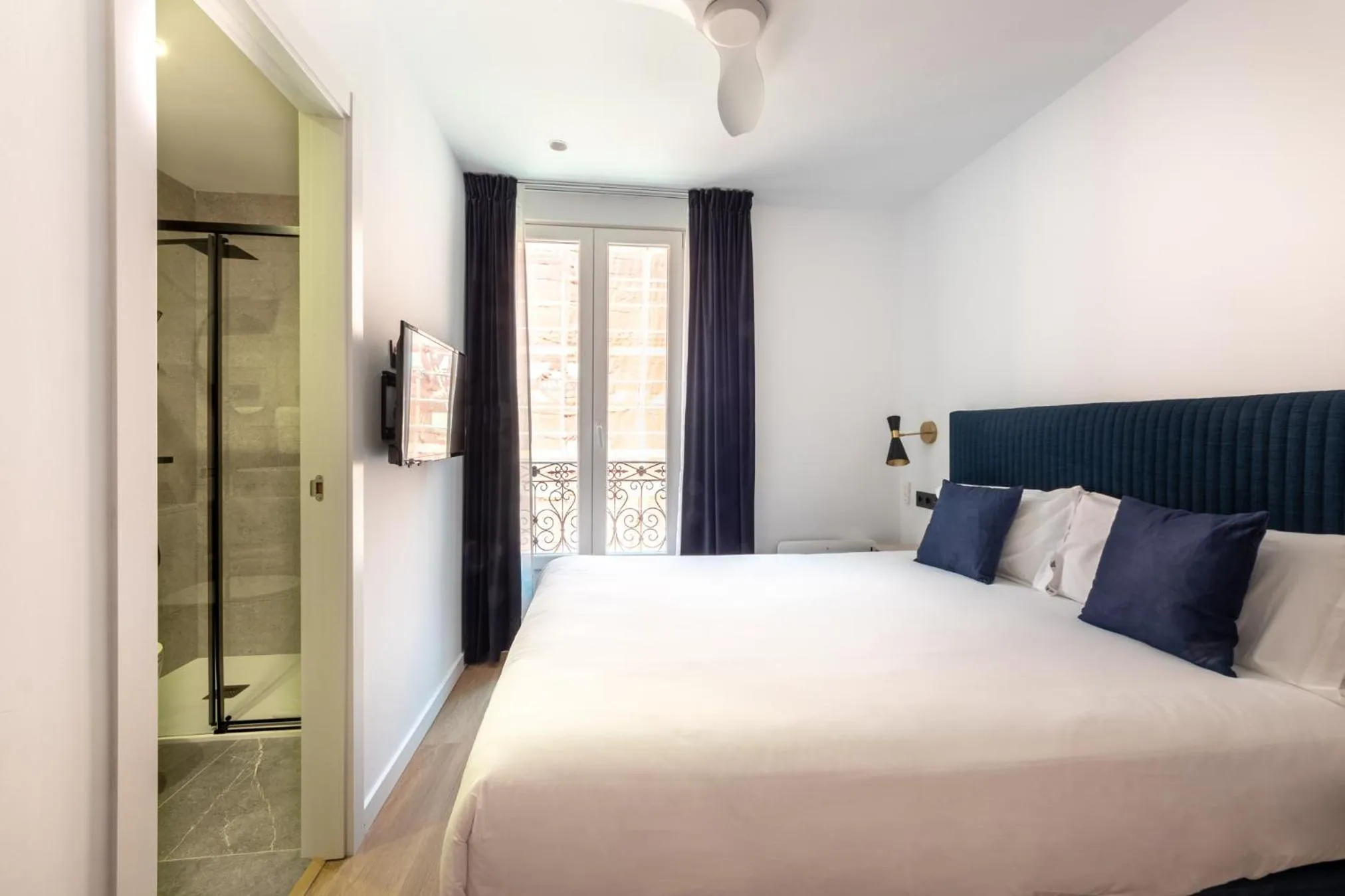 Bedroom, Bed in Arenal Suites Bilbao