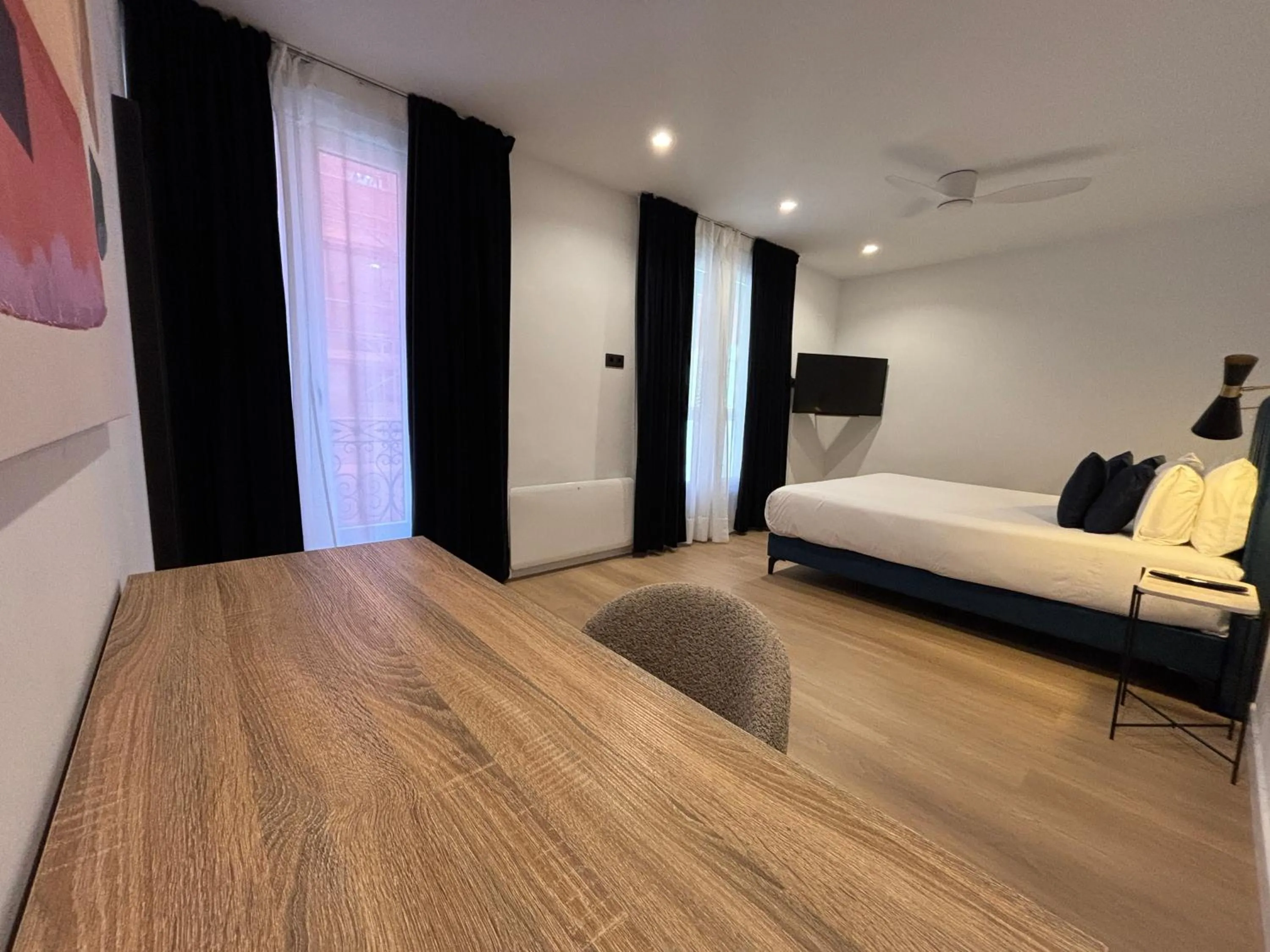 Photo of the whole room, Bed in Arenal Suites Bilbao