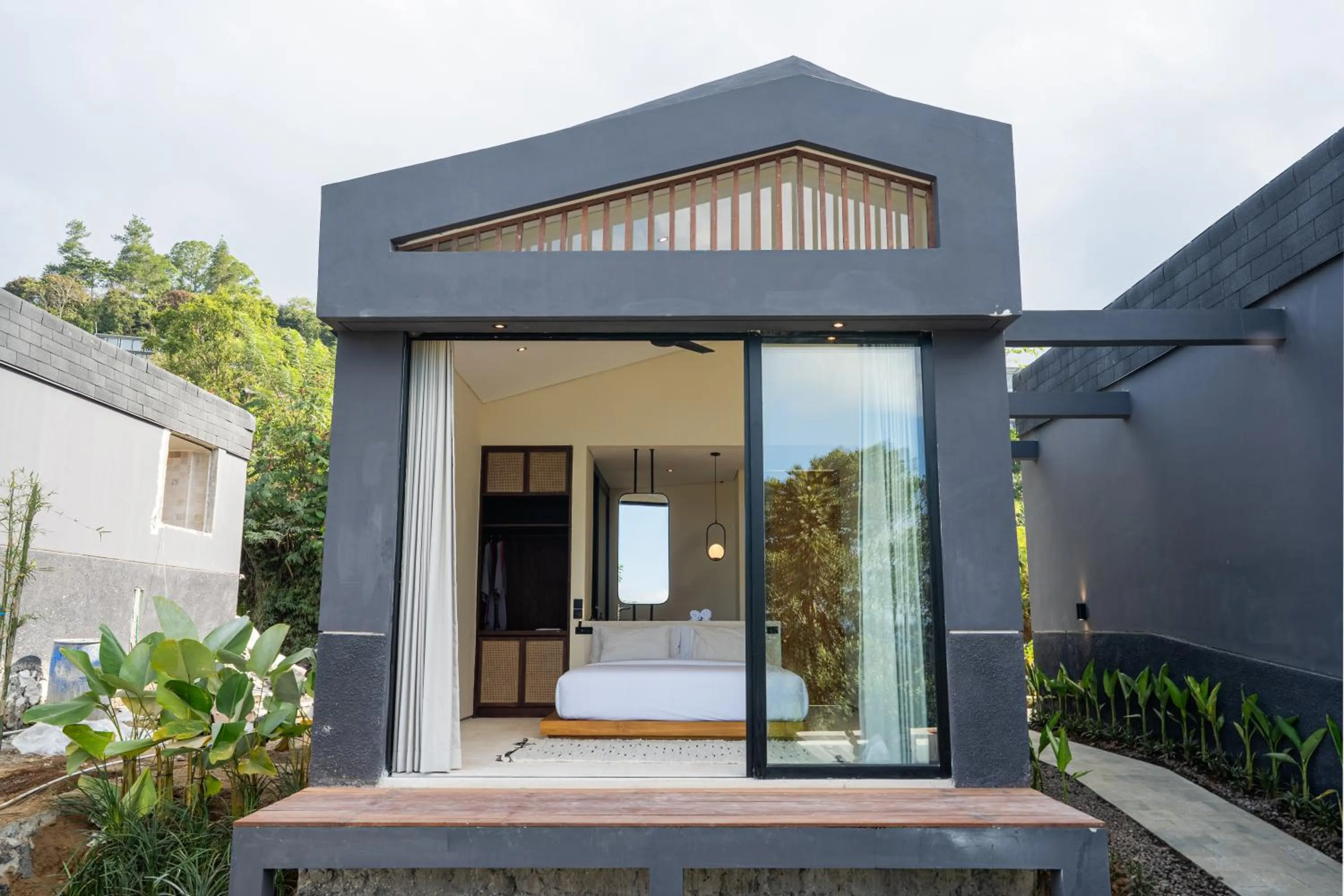 Property building in Desa Oculus