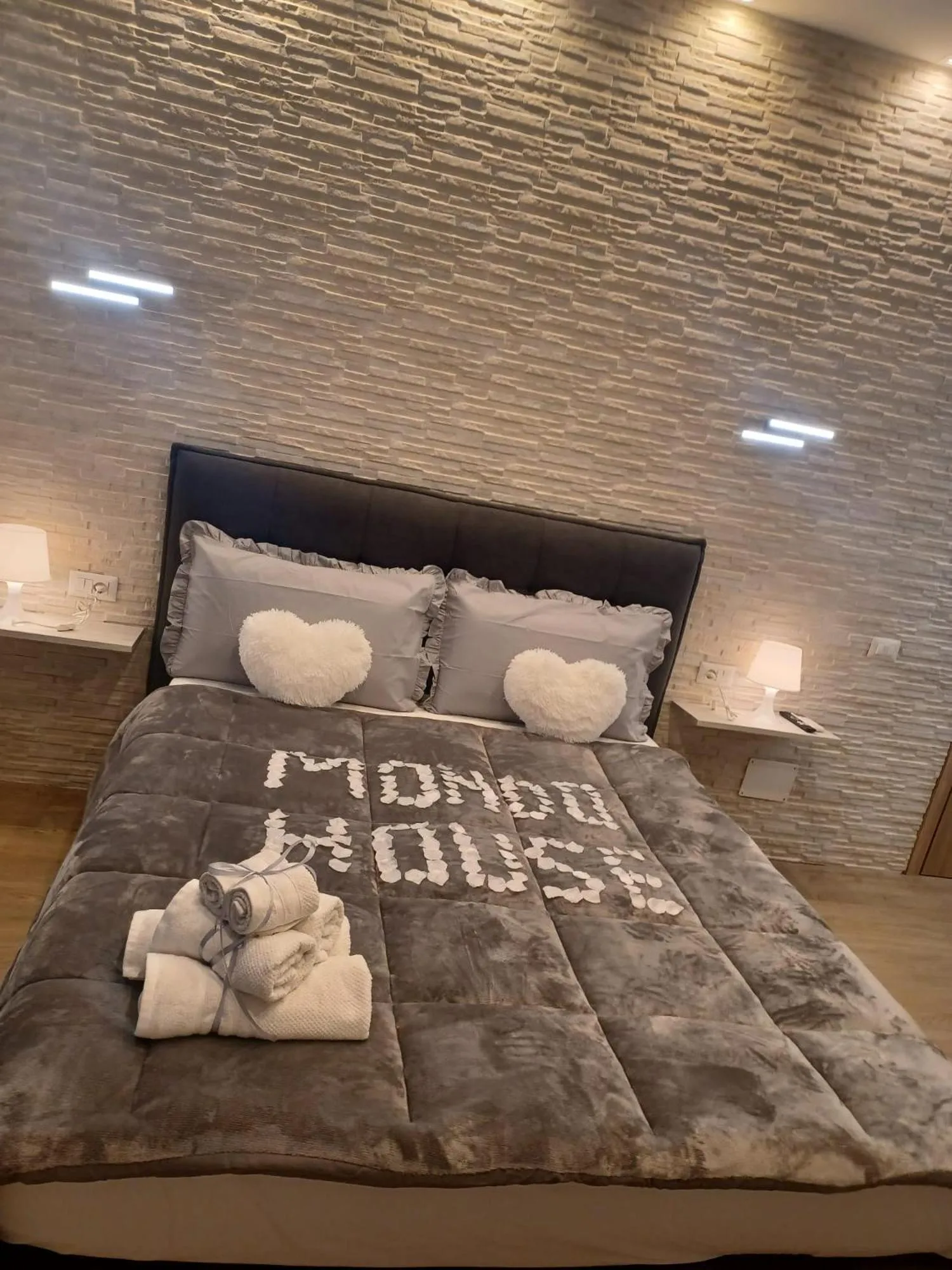 Bed in Mondo House
