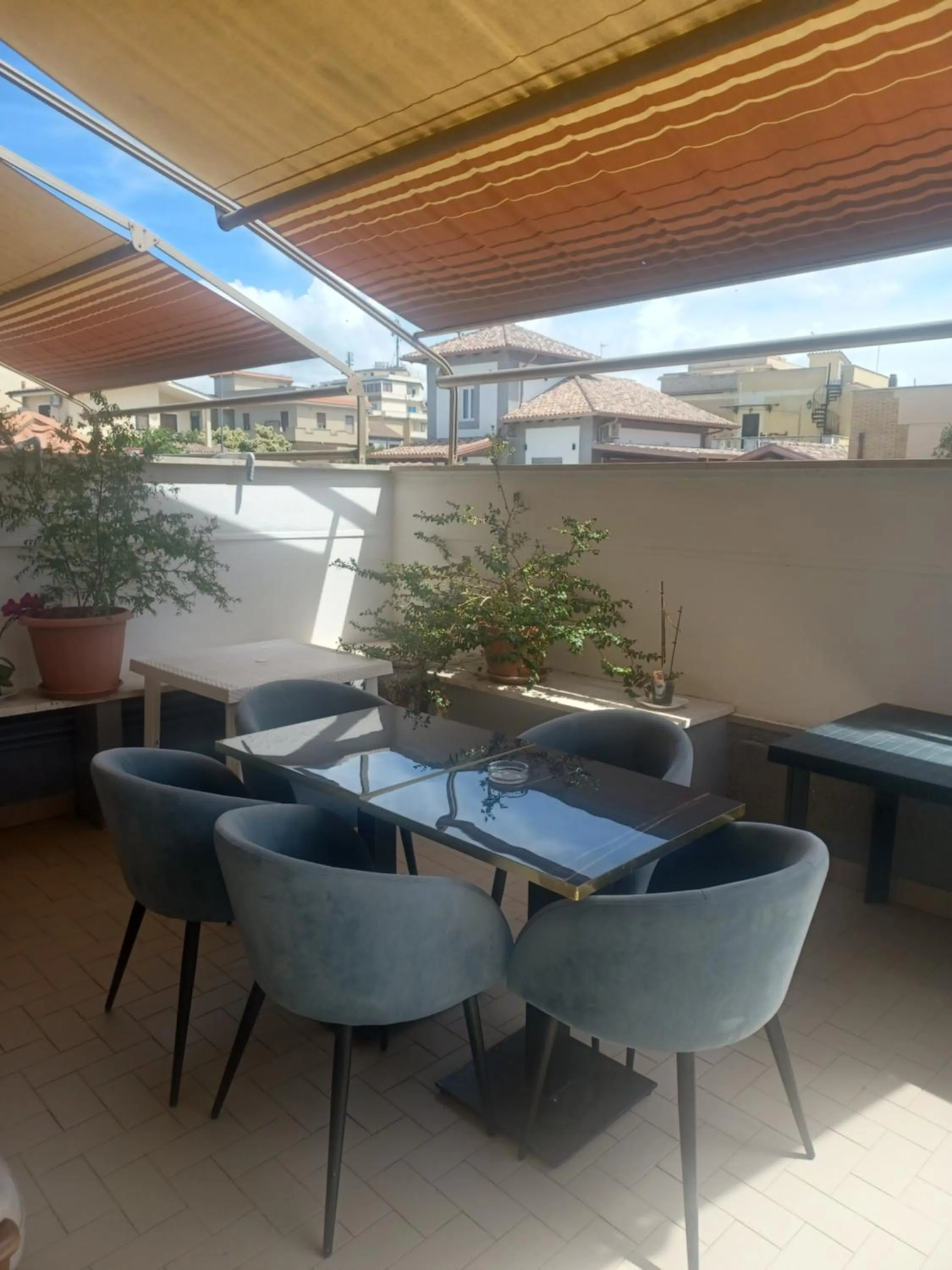 Breakfast in Mondo House