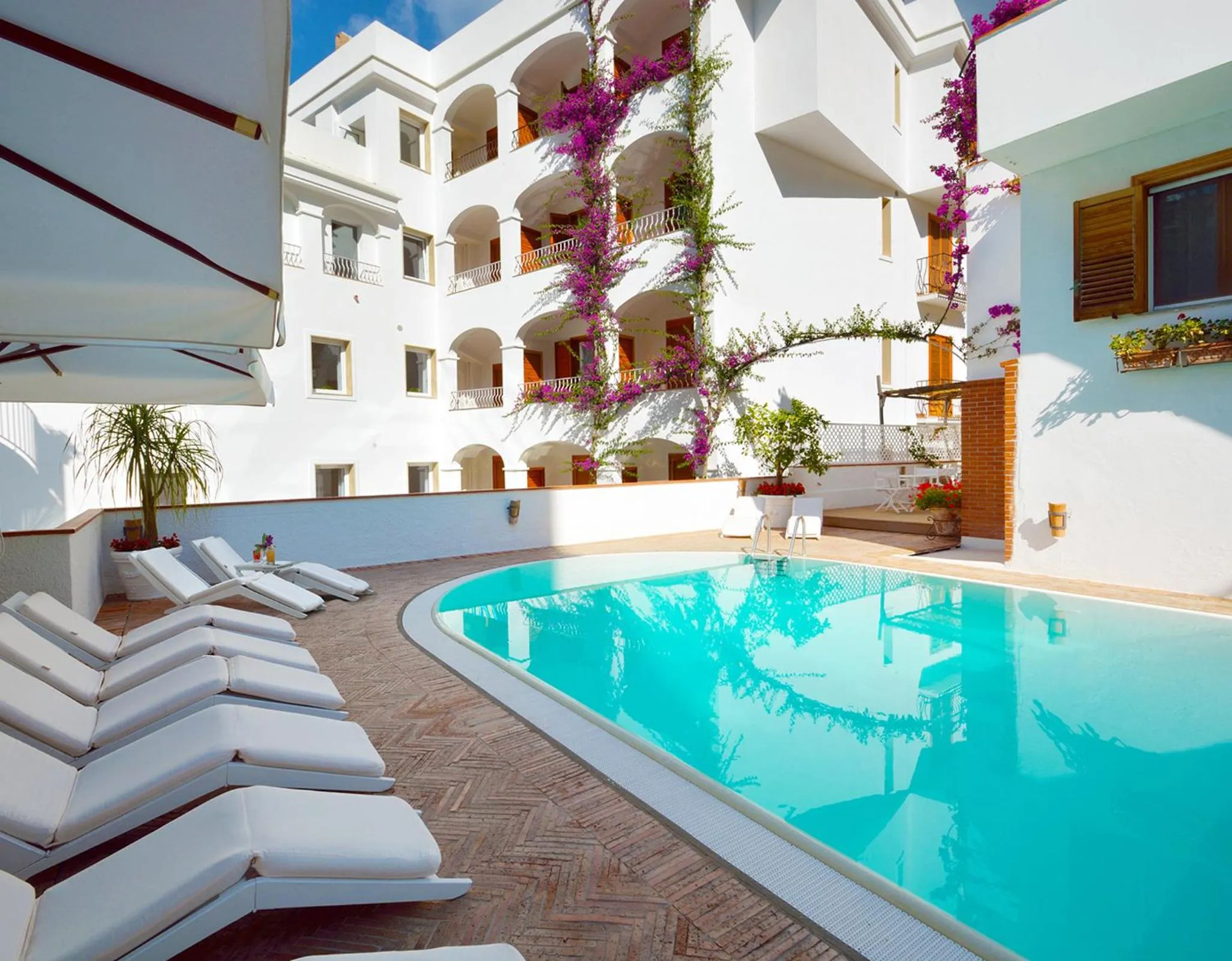 Swimming pool in Villa Romana Hotel & Spa