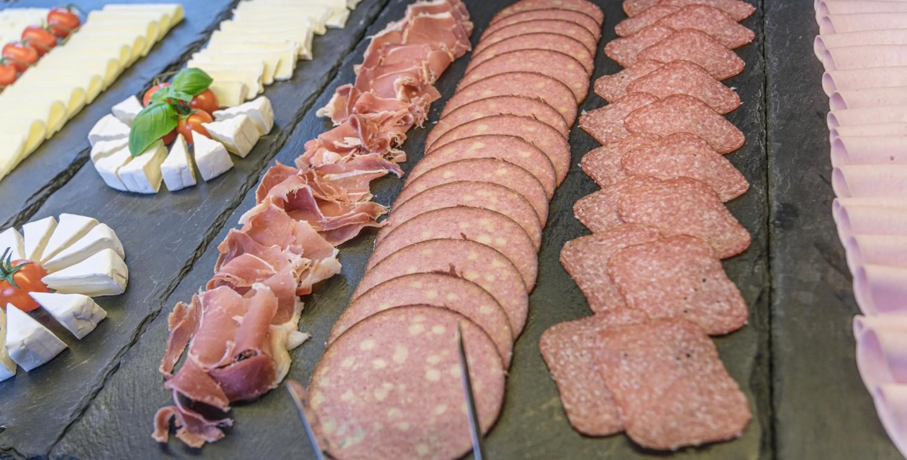 Buffet breakfast in Hotel George Vienna