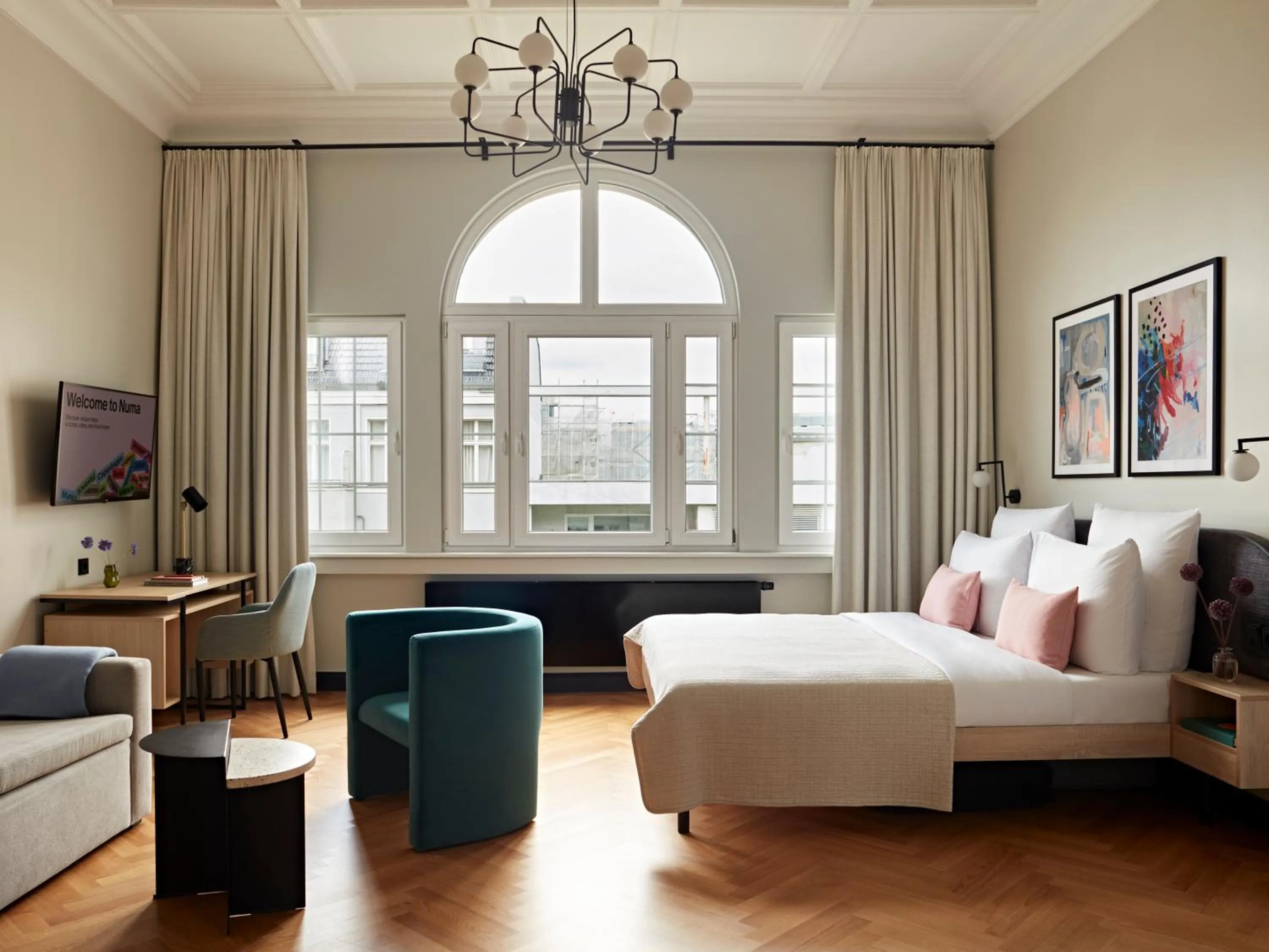 Bedroom, Bed in Numa Berlin Novela