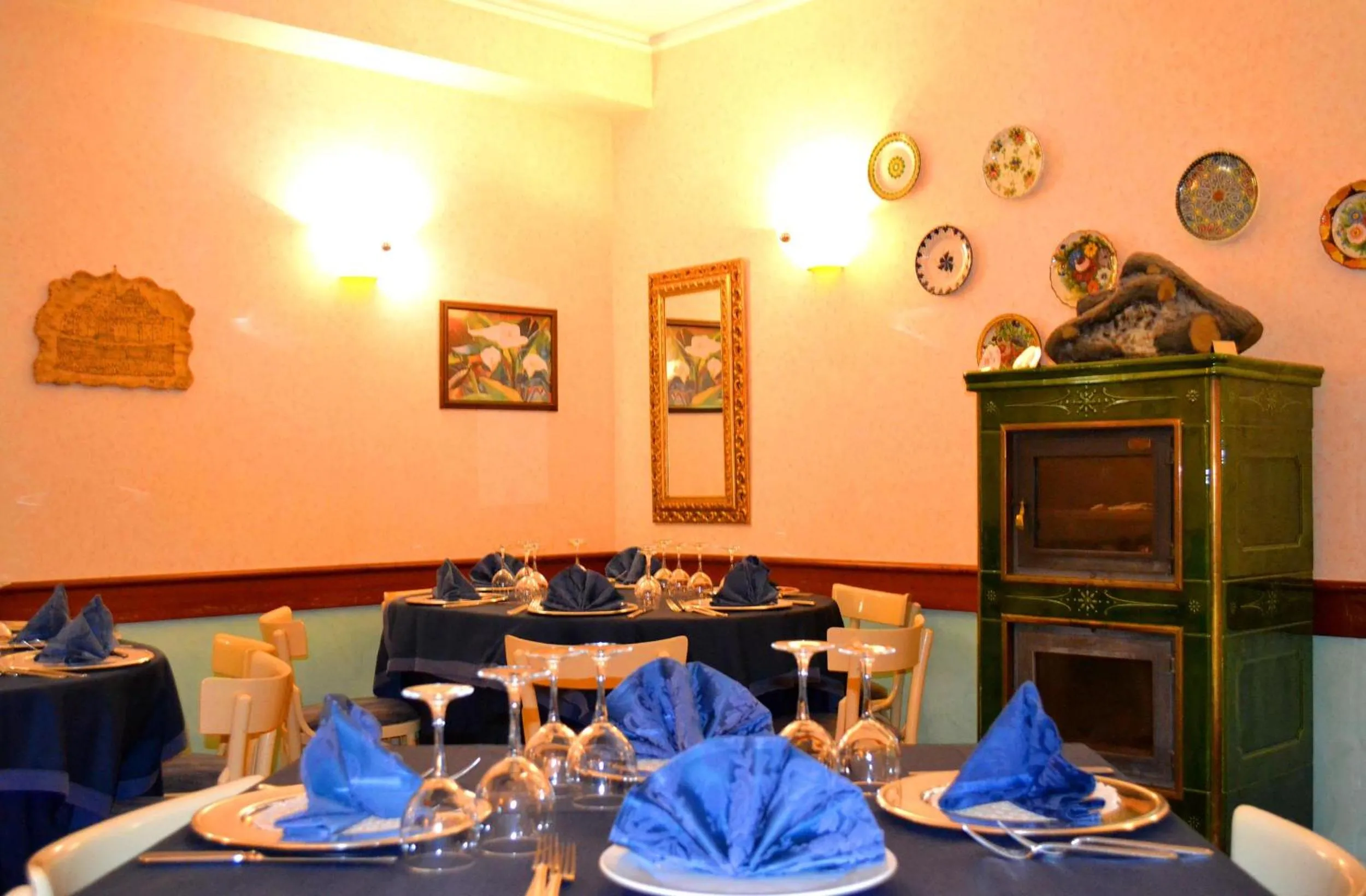 Restaurant/places to eat in Hotel Victoria