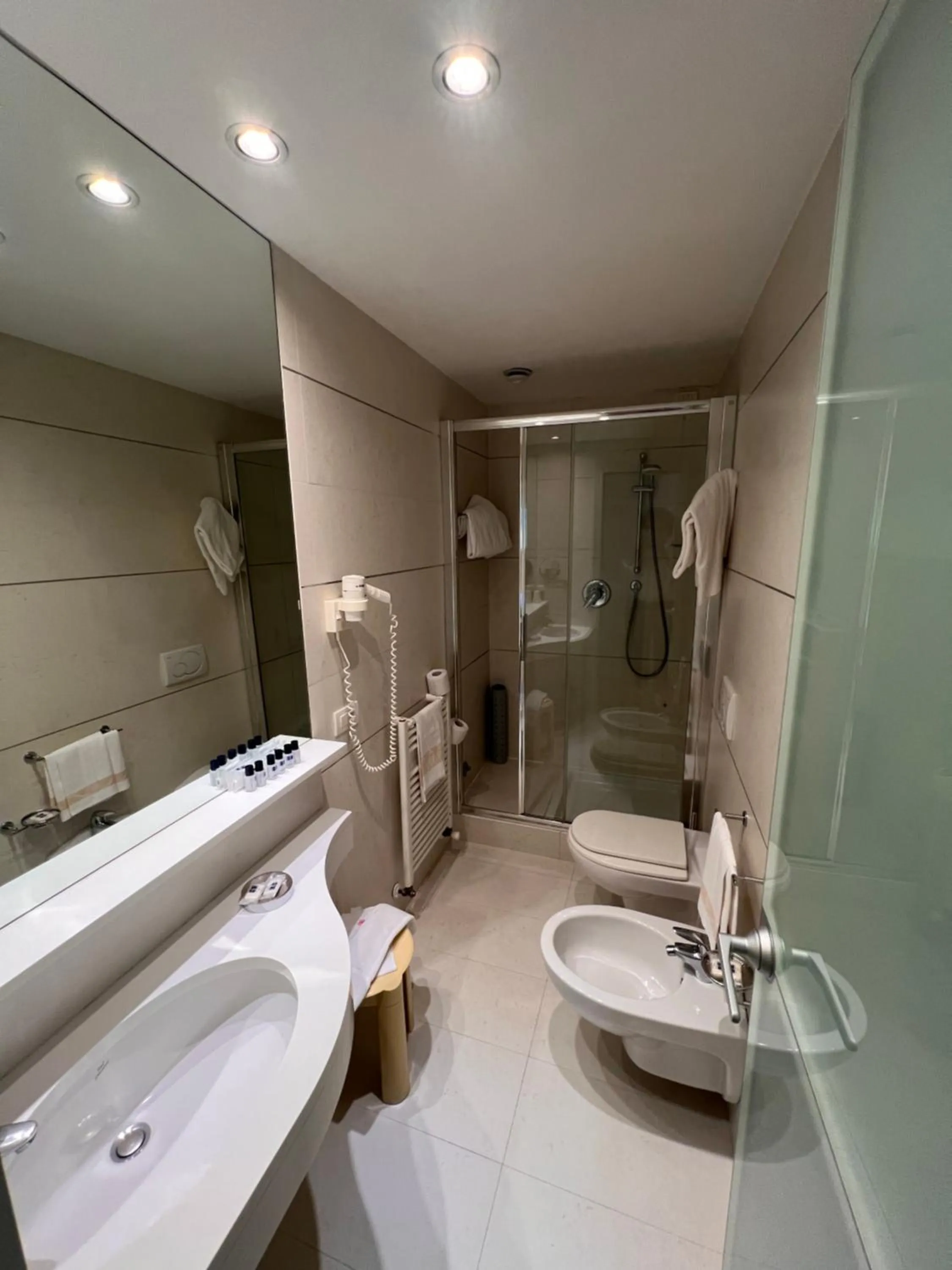 Shower in Hotel Daniel & Ristorante Cocchi