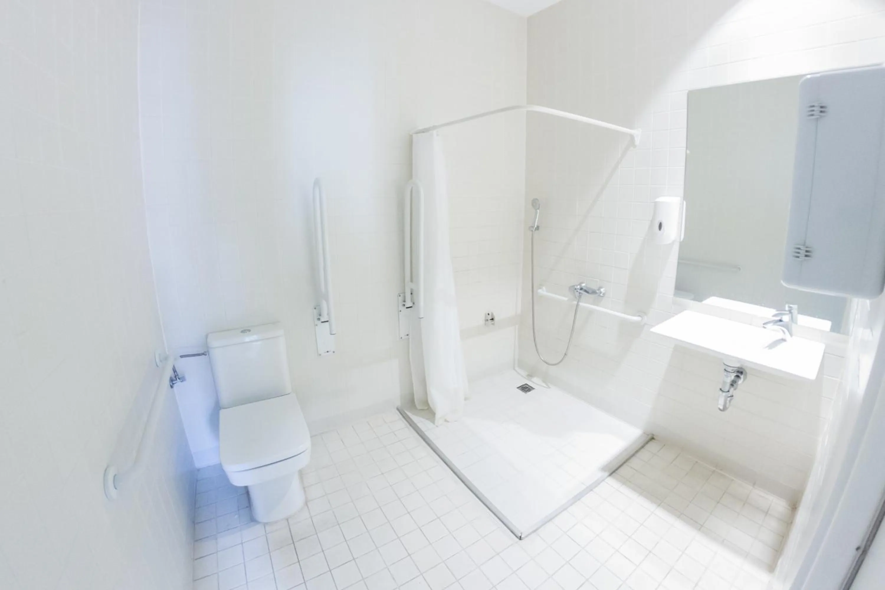 Bathroom in Sant Jordi Hostels Rock Palace