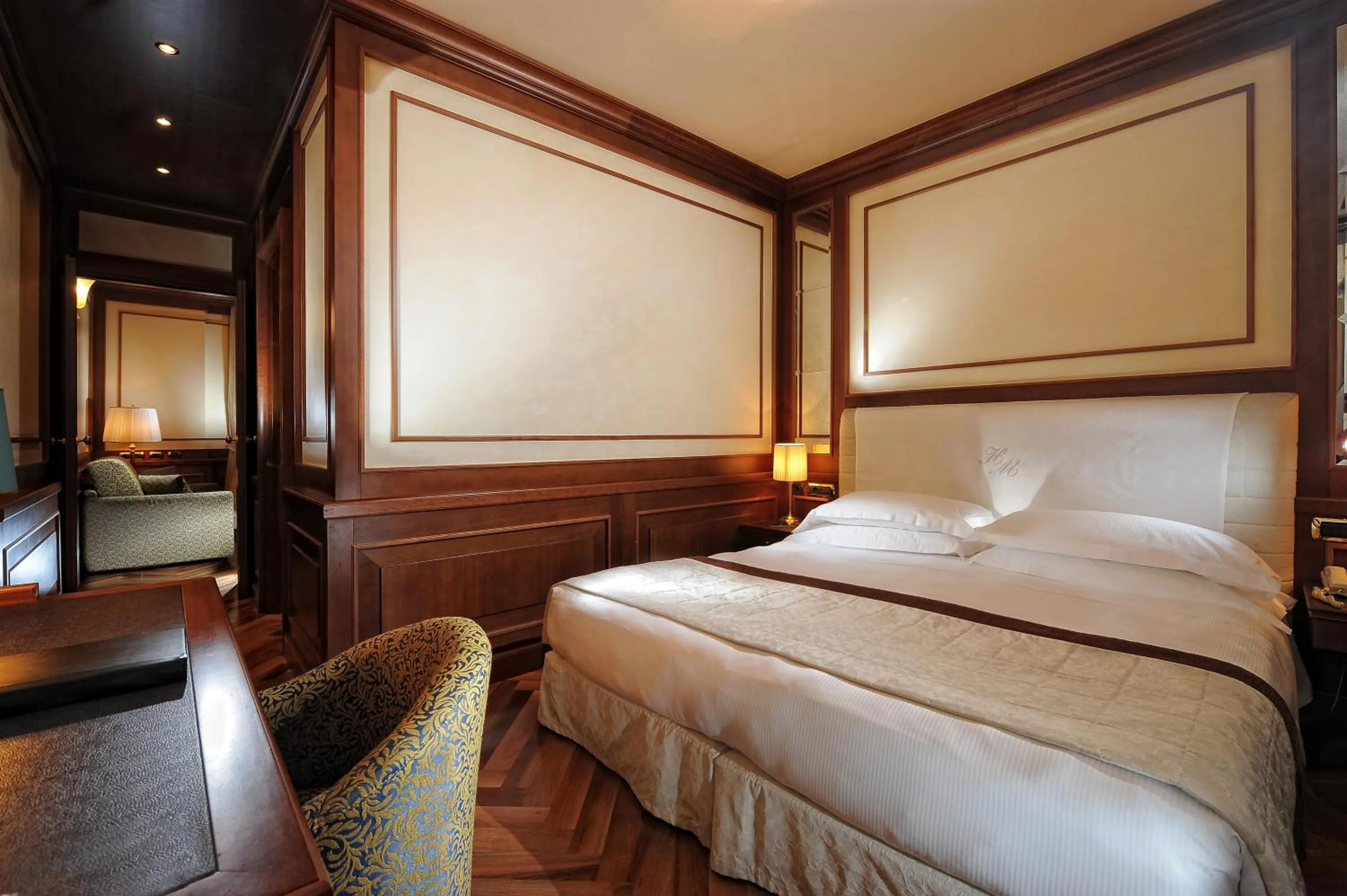 Photo of the whole room, Bed in Hotel Manzoni