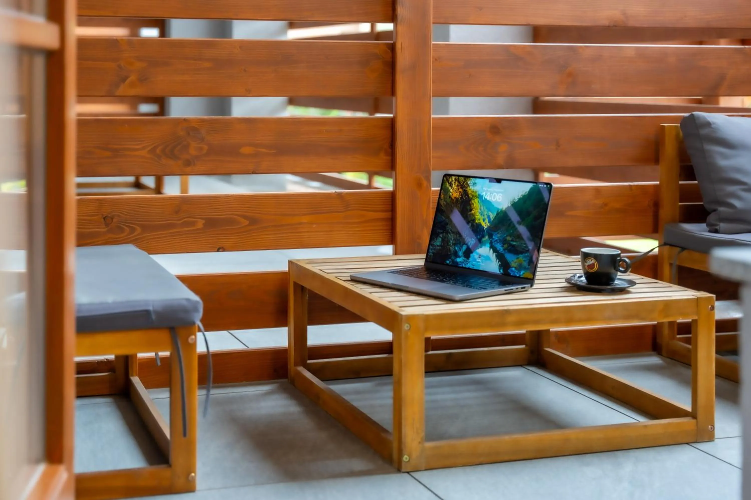 Seating area, Bed in Wanderer Sighisoara