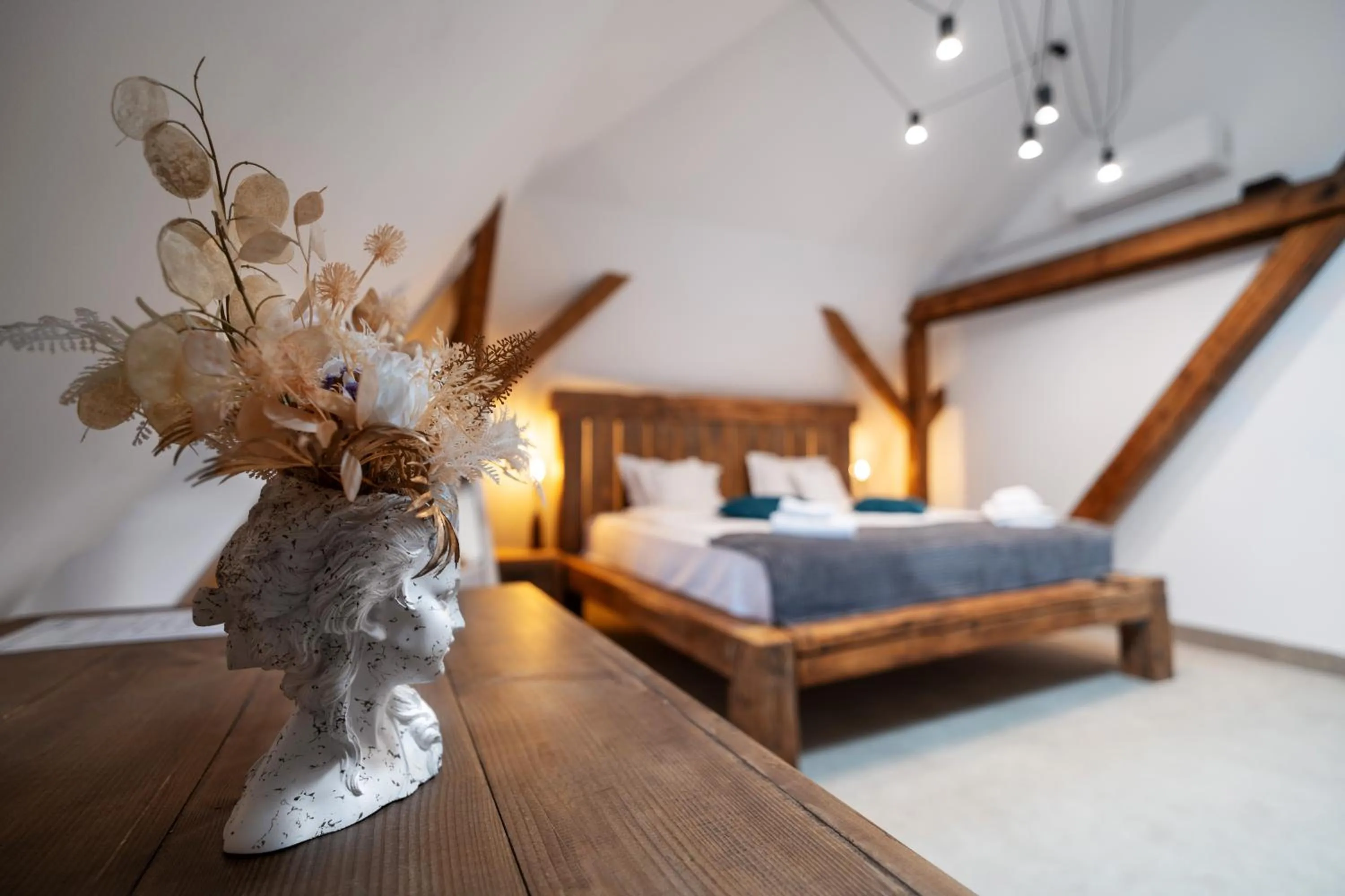 Bed in Wanderer Sighisoara