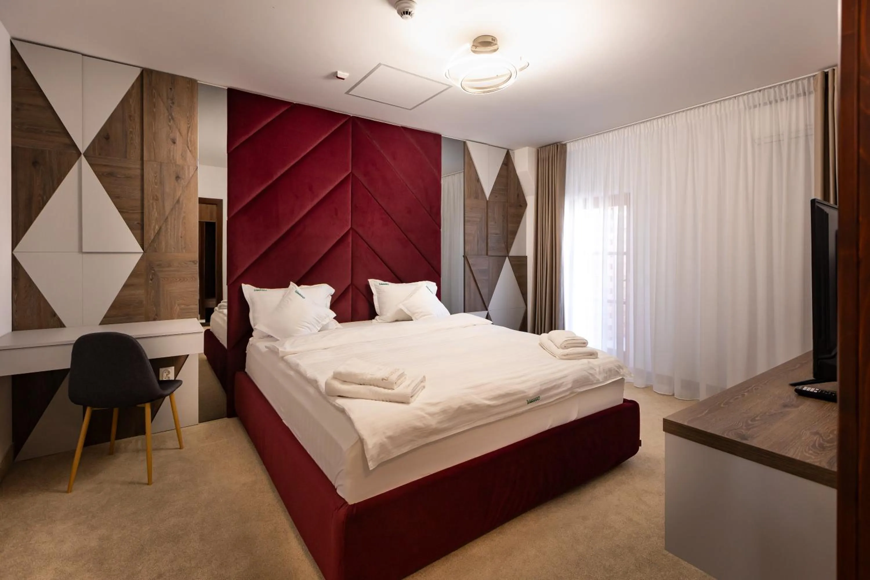 Photo of the whole room, Bed in Wanderer Sighisoara