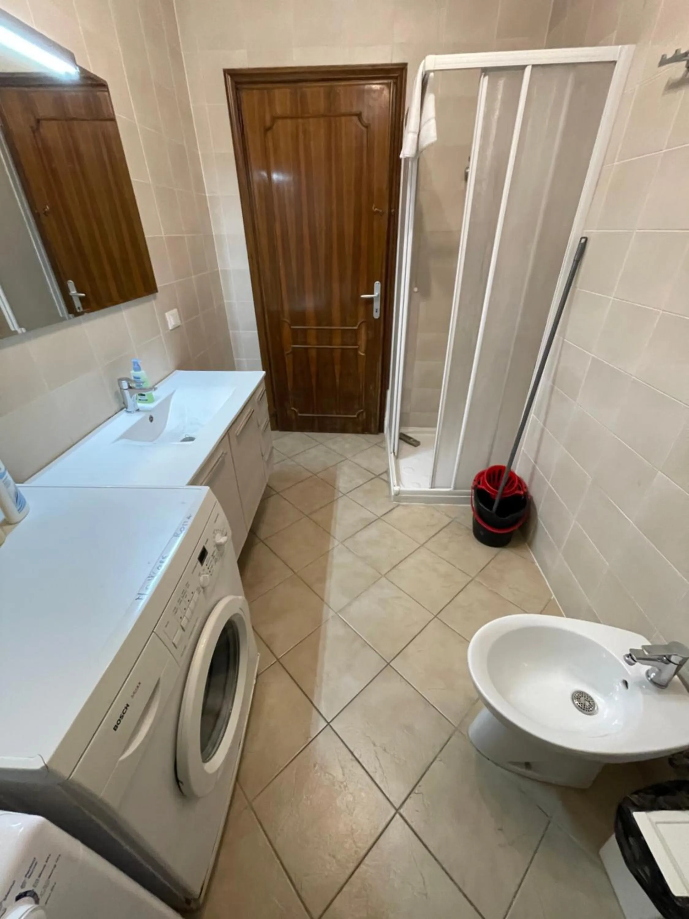 Bathroom in Harry's Canal View