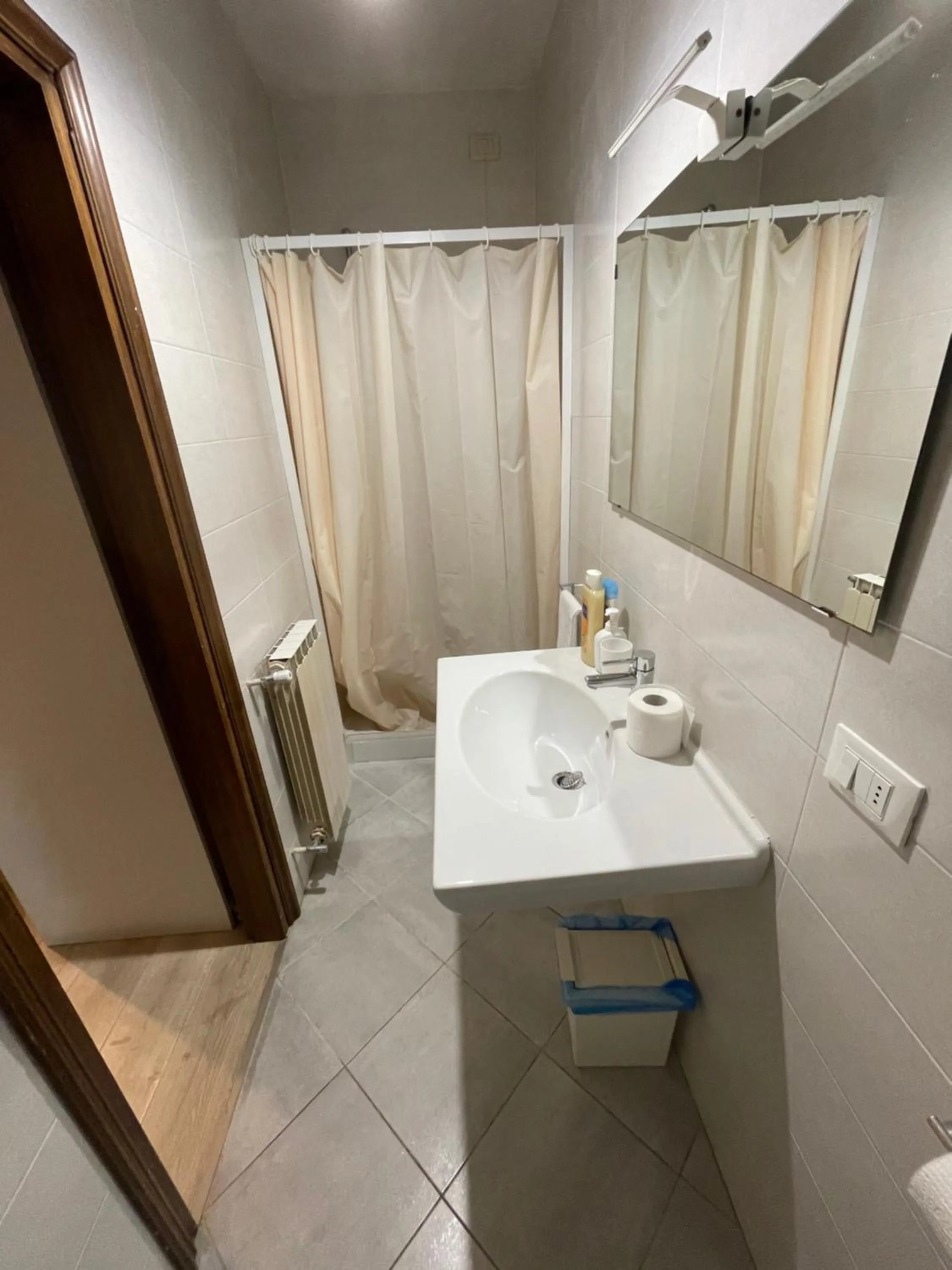 Bathroom in Harry's Canal View