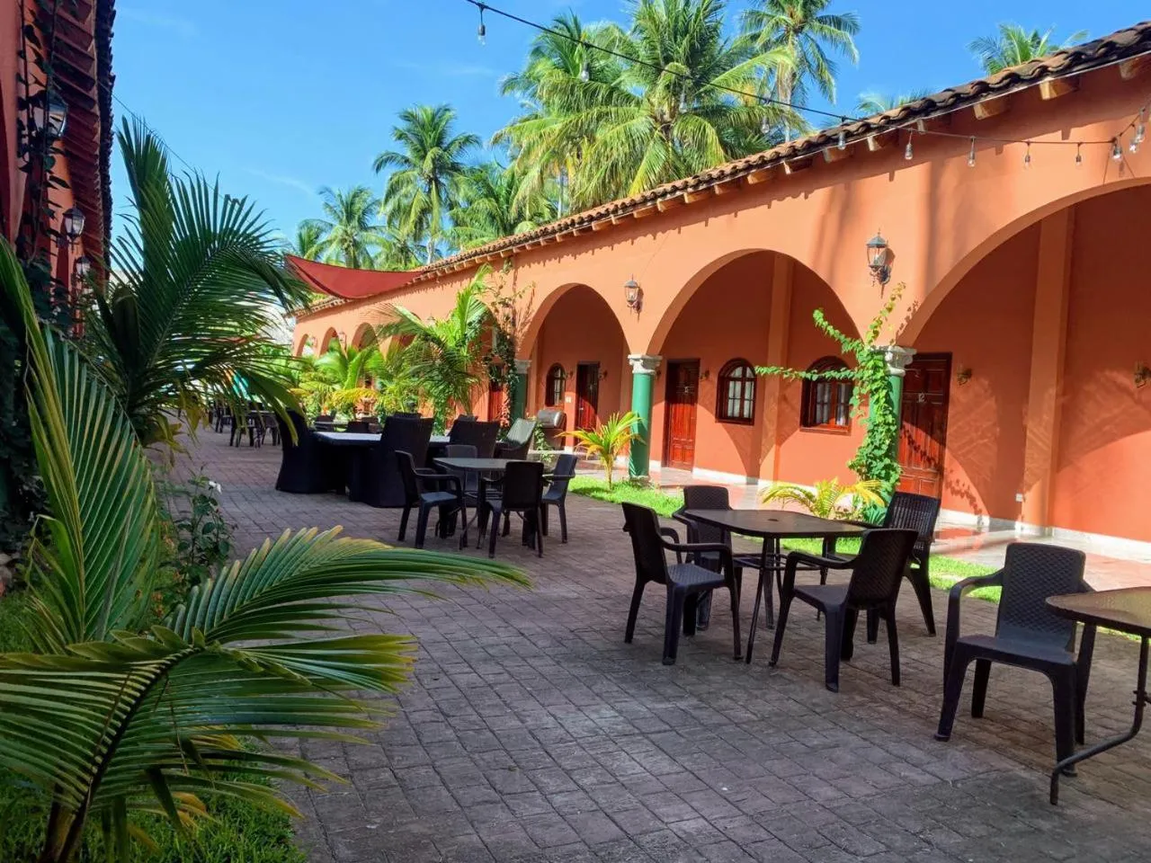 Patio in Sambo Mambo Beach Hotel