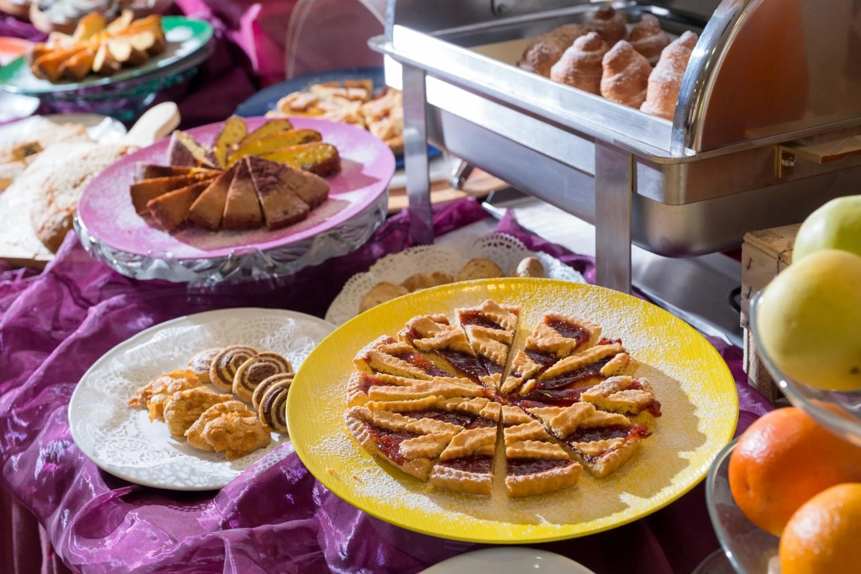 Breakfast in Hotel Crosal