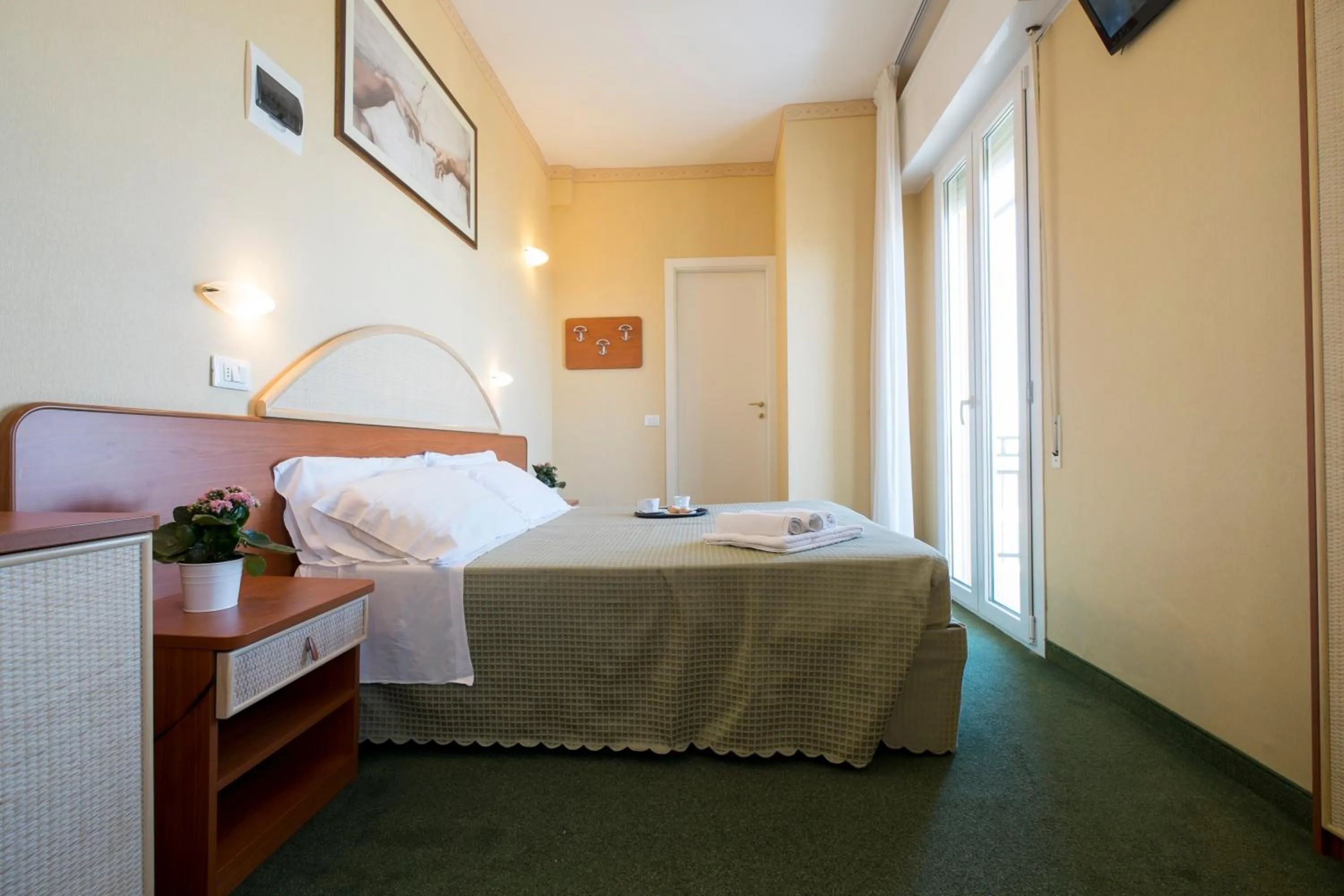 Day, Bed in Hotel Crosal