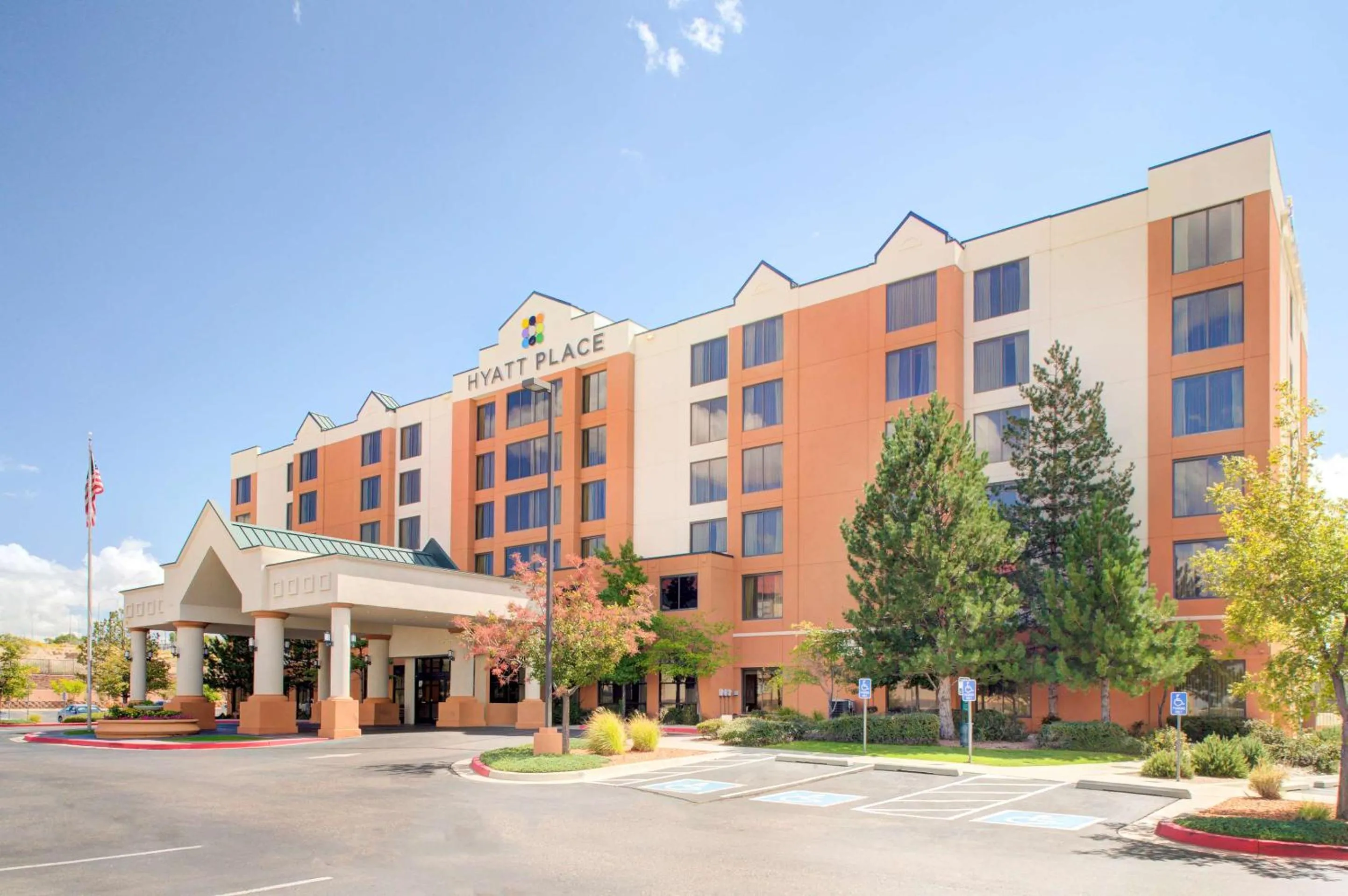 Property building in Hyatt Place Albuquerque Airport