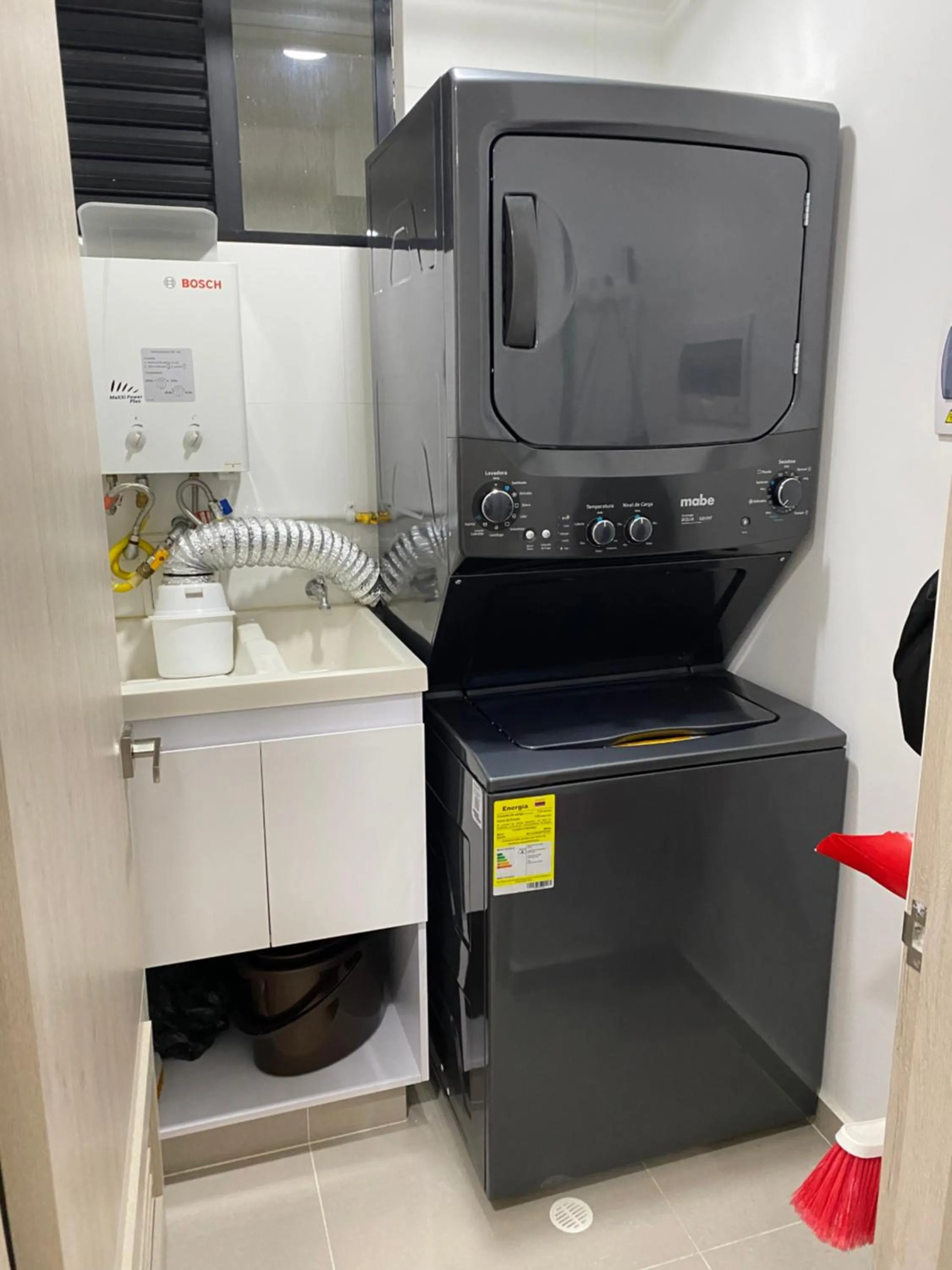 laundry in Moderno y cómodo apartamento en Puerta del Sol