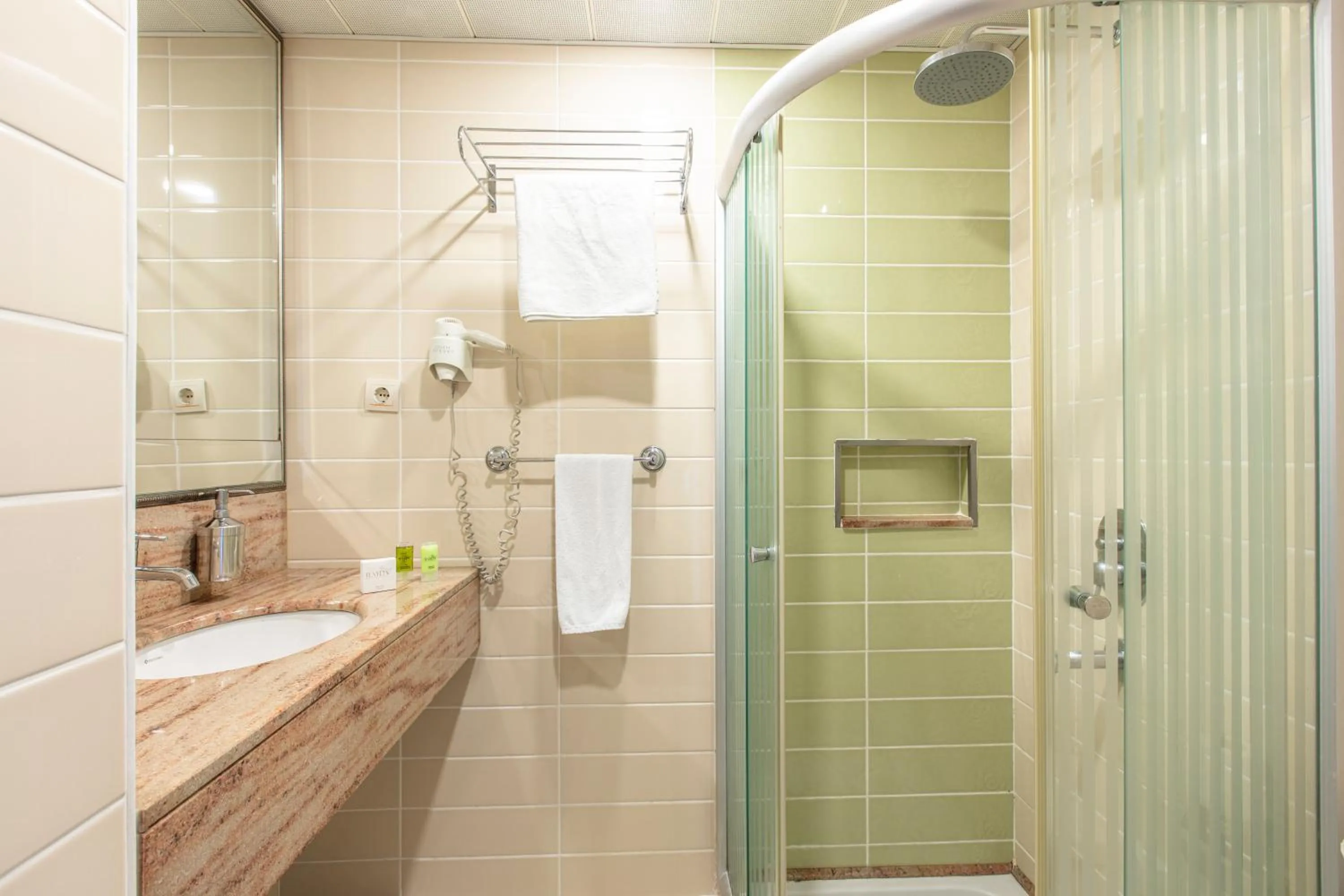 Bathroom in Hotel Ilayda