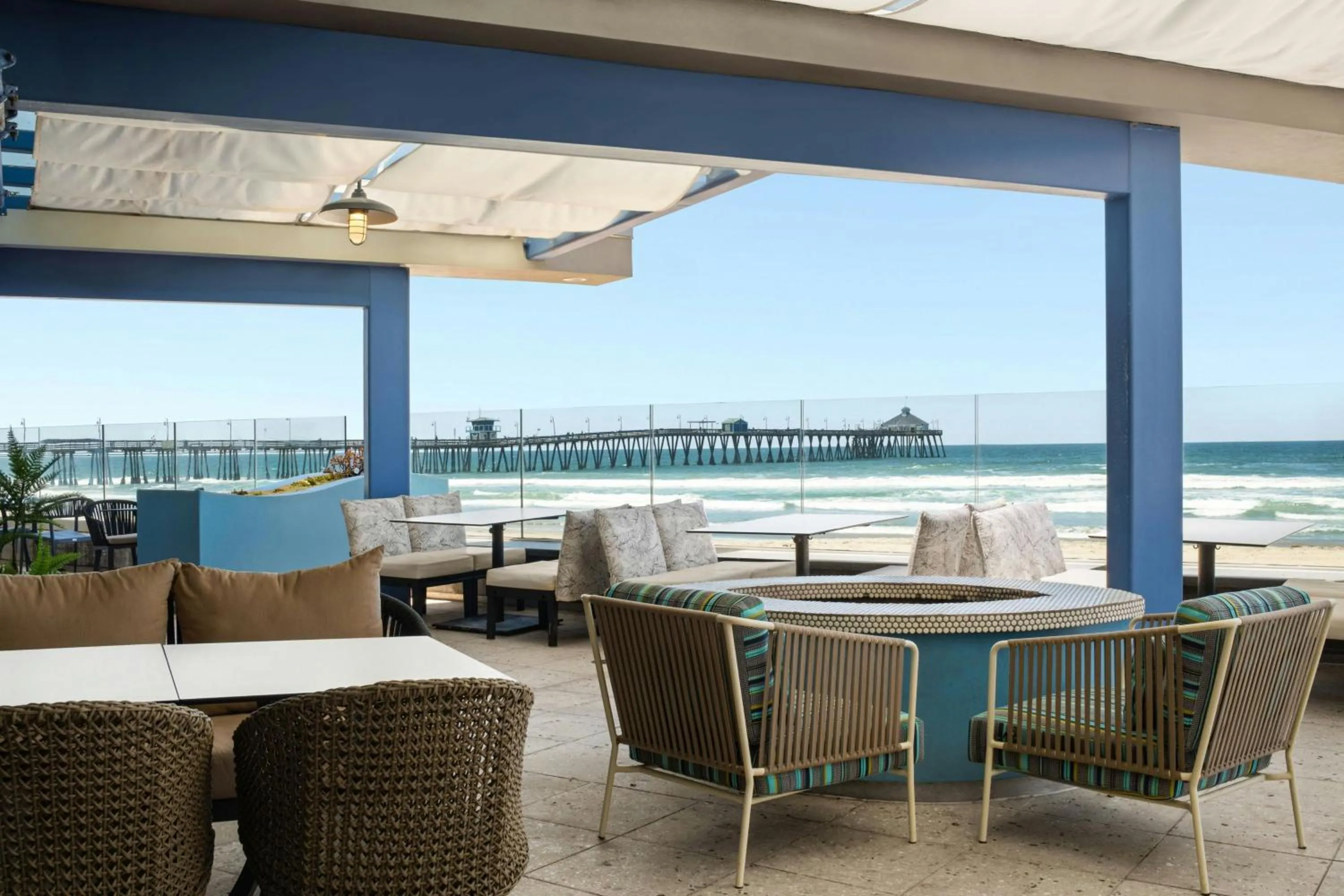 Restaurant/places to eat in Pier South Resort, Autograph Collection