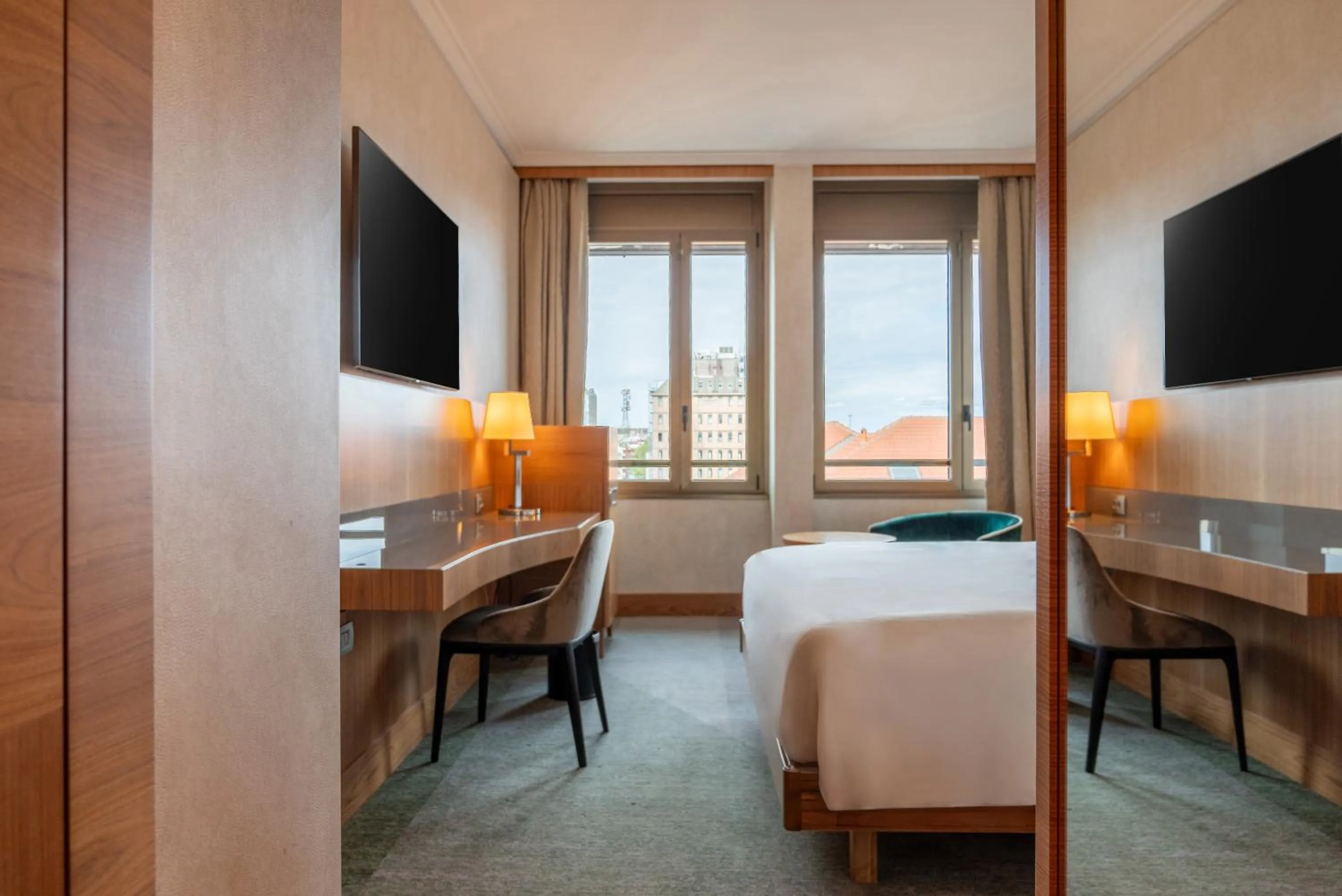 Photo of the whole room in Hilton Milan