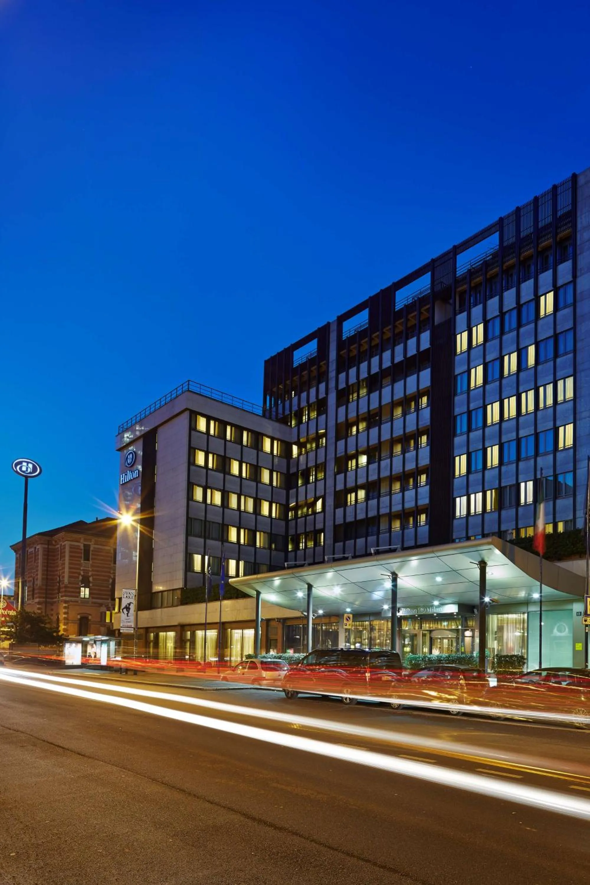 Property building in Hilton Milan