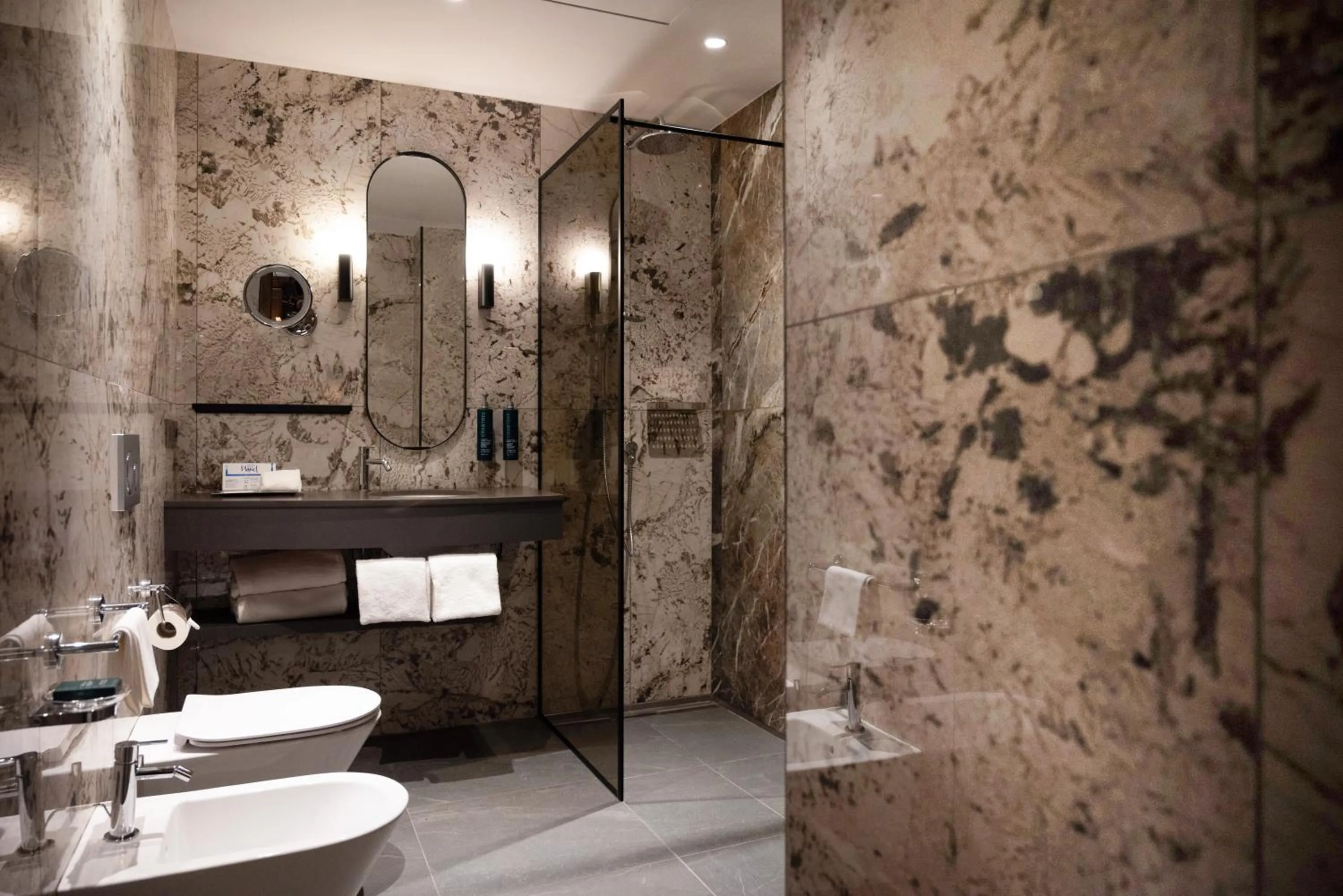 Bathroom in Hilton Milan