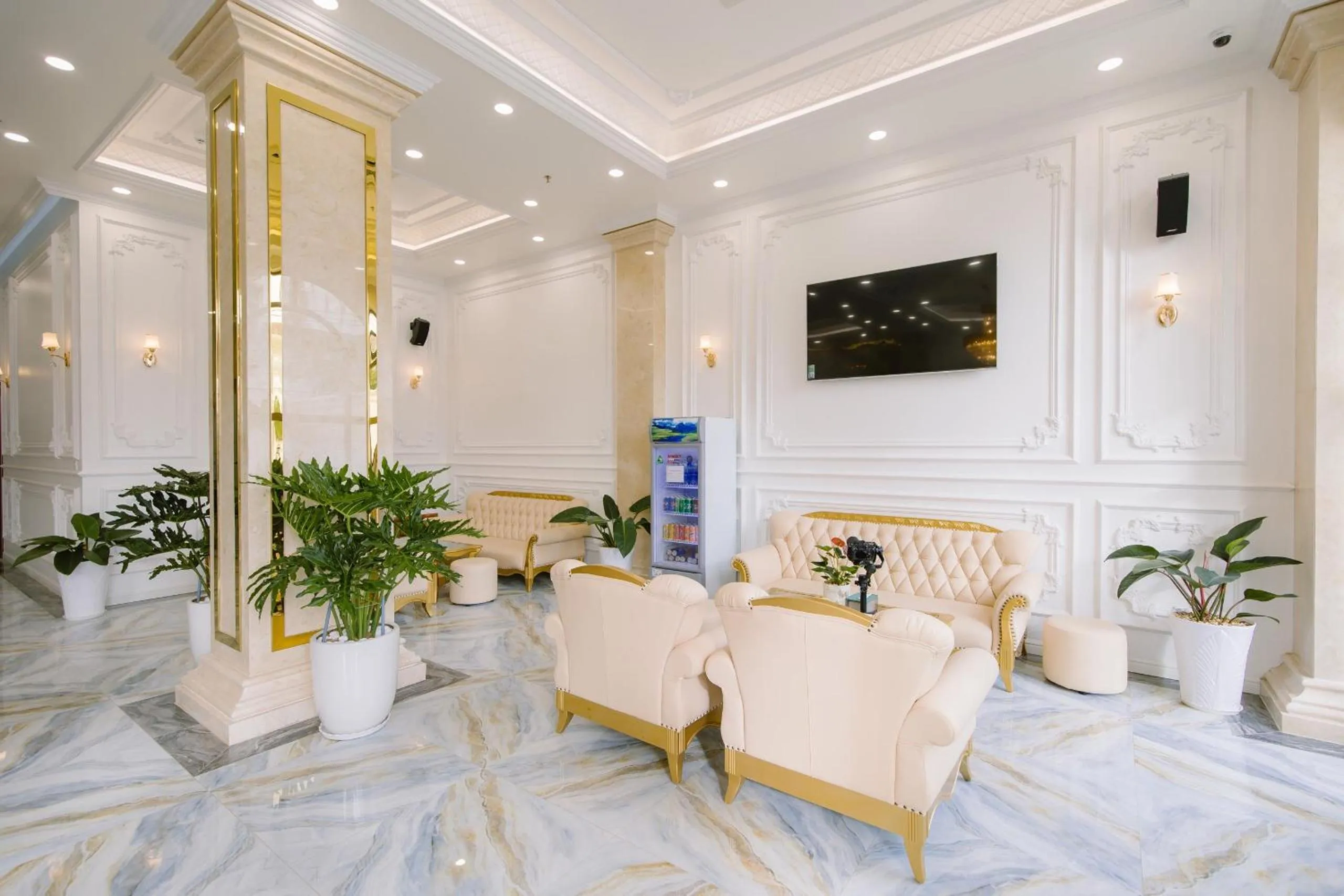 Lobby or reception in Thuận Phát Hotel