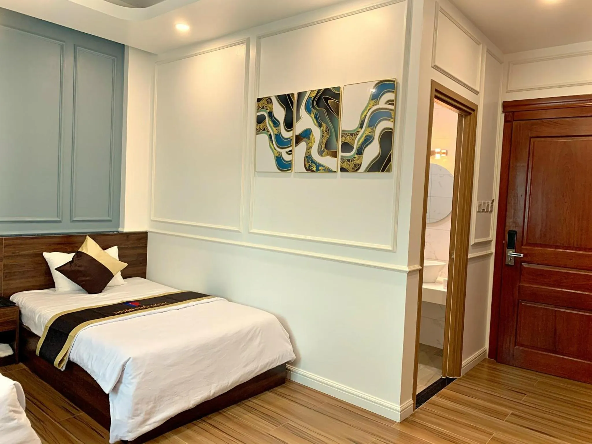 Bedroom, Bed in Thuận Phát Hotel