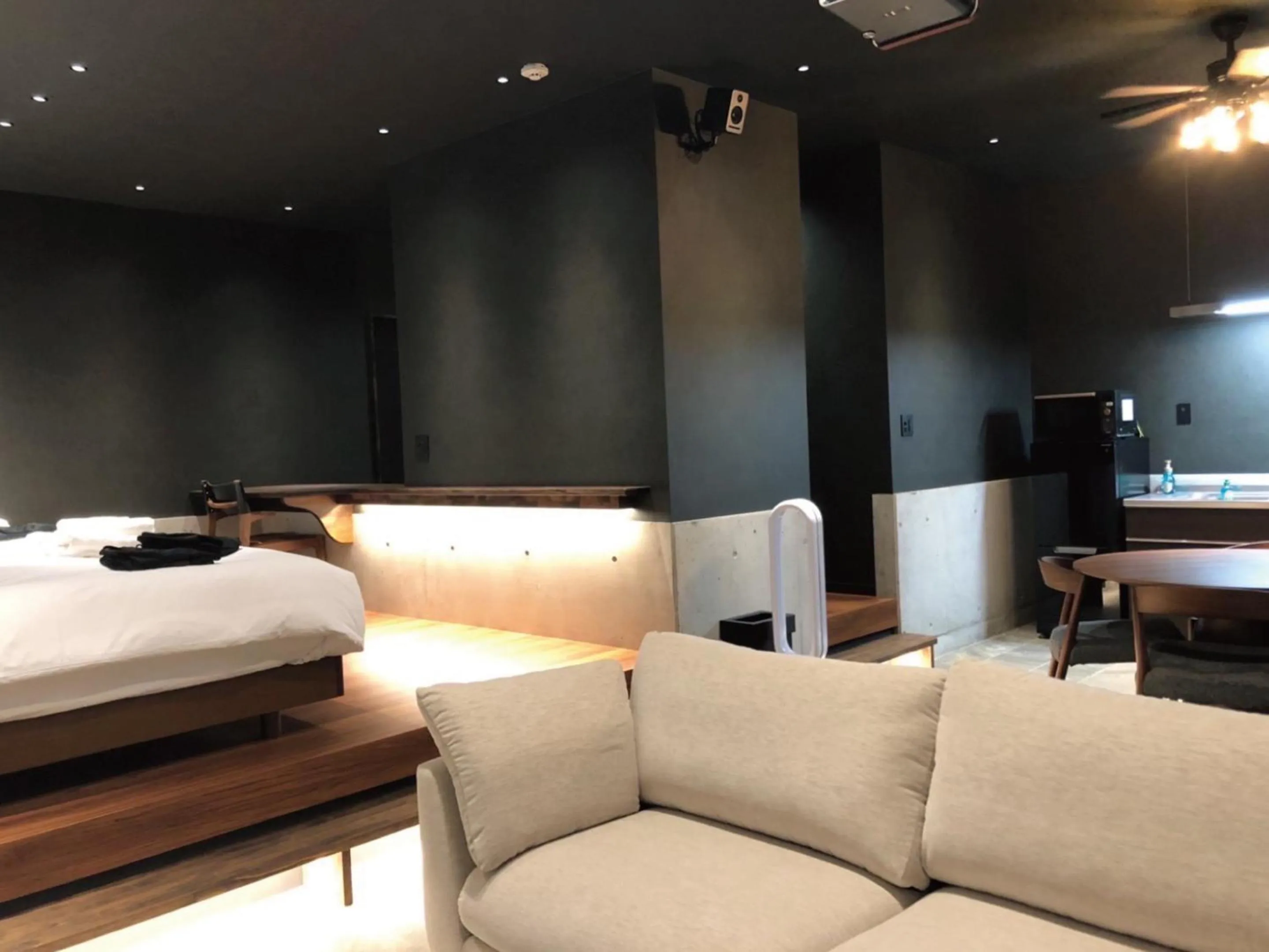 Living room, Bed in LAVA SAUNA &VILLA