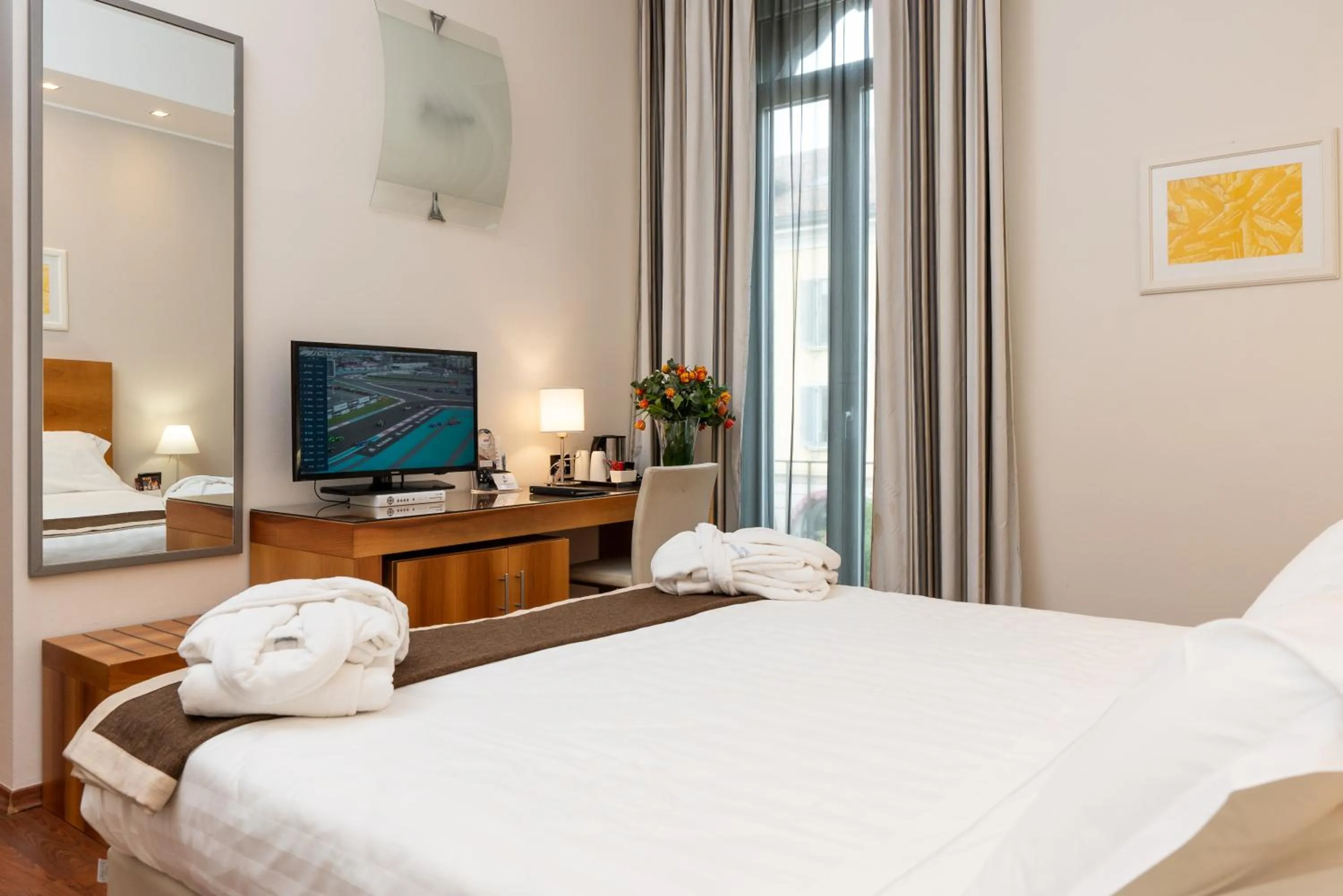 Bedroom, Bed in Hotel Royal Falcone