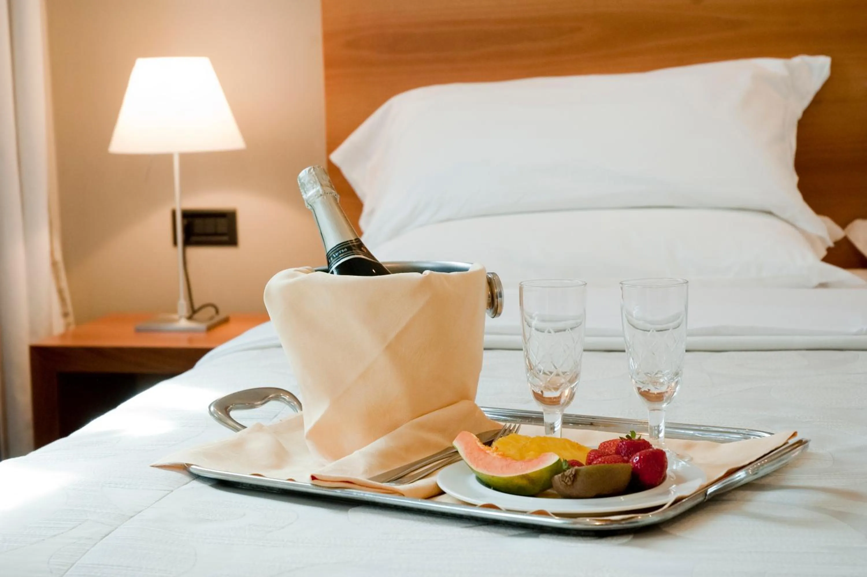 Food and drinks, Bed in Hotel Royal Falcone